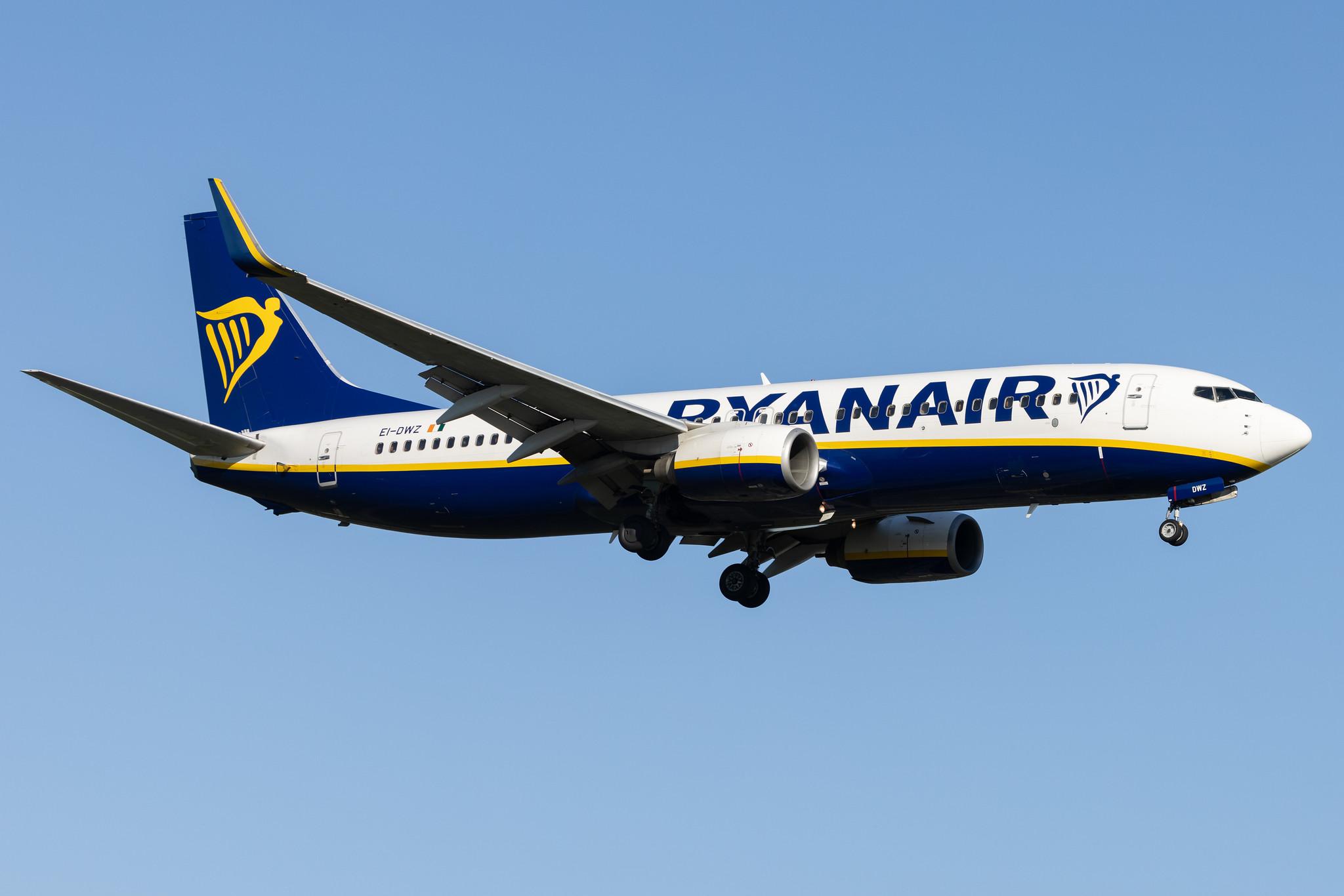 Hamburg Airport: Ryanair (FR / RYR) |  Boeing 737-8AS B738 | EI-DWZ | MSN 33628