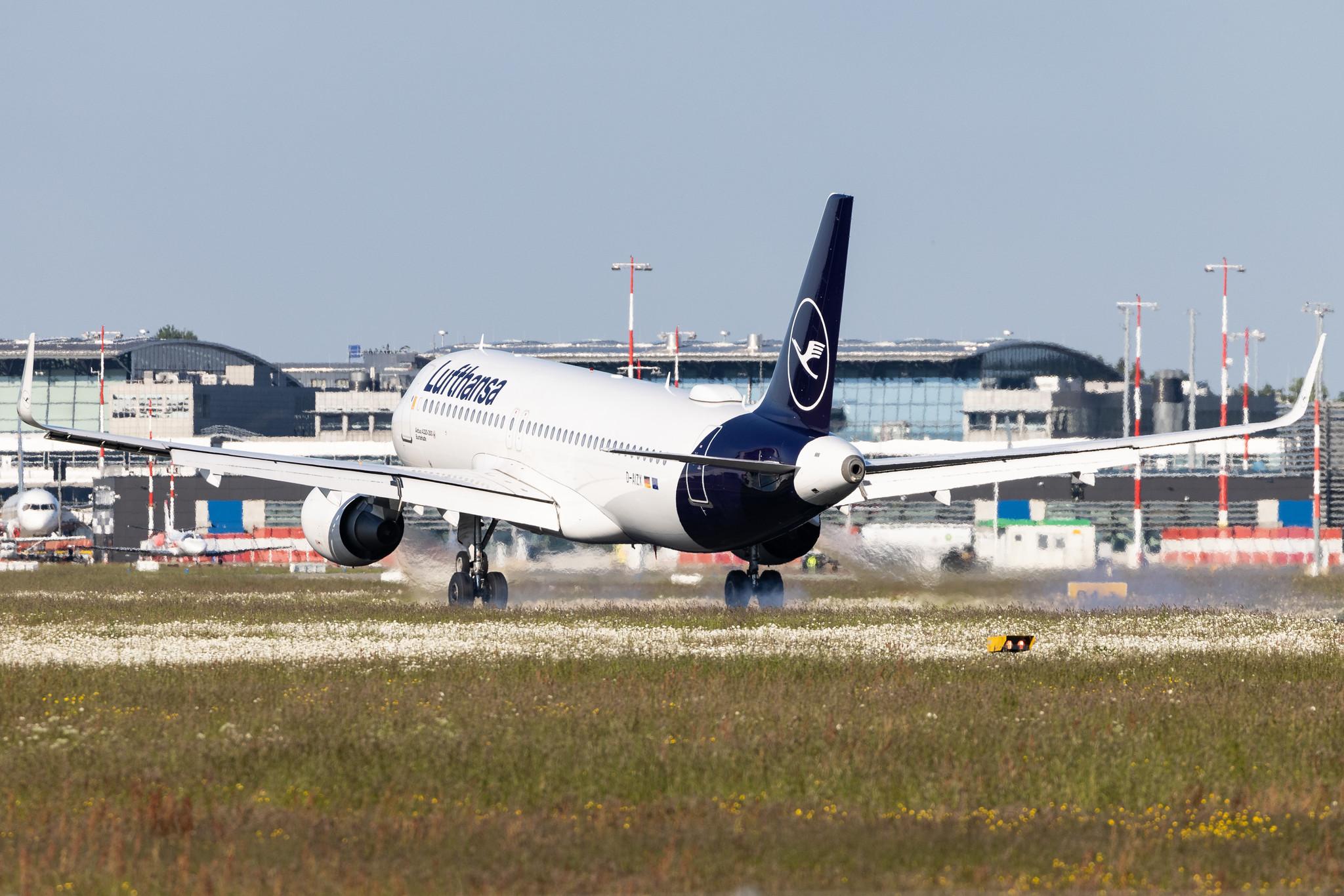 Hamburg Airport: Lufthansa (LH / DLH) |  Airbus A320-214 A320 | D-AIZX | MSN 5741