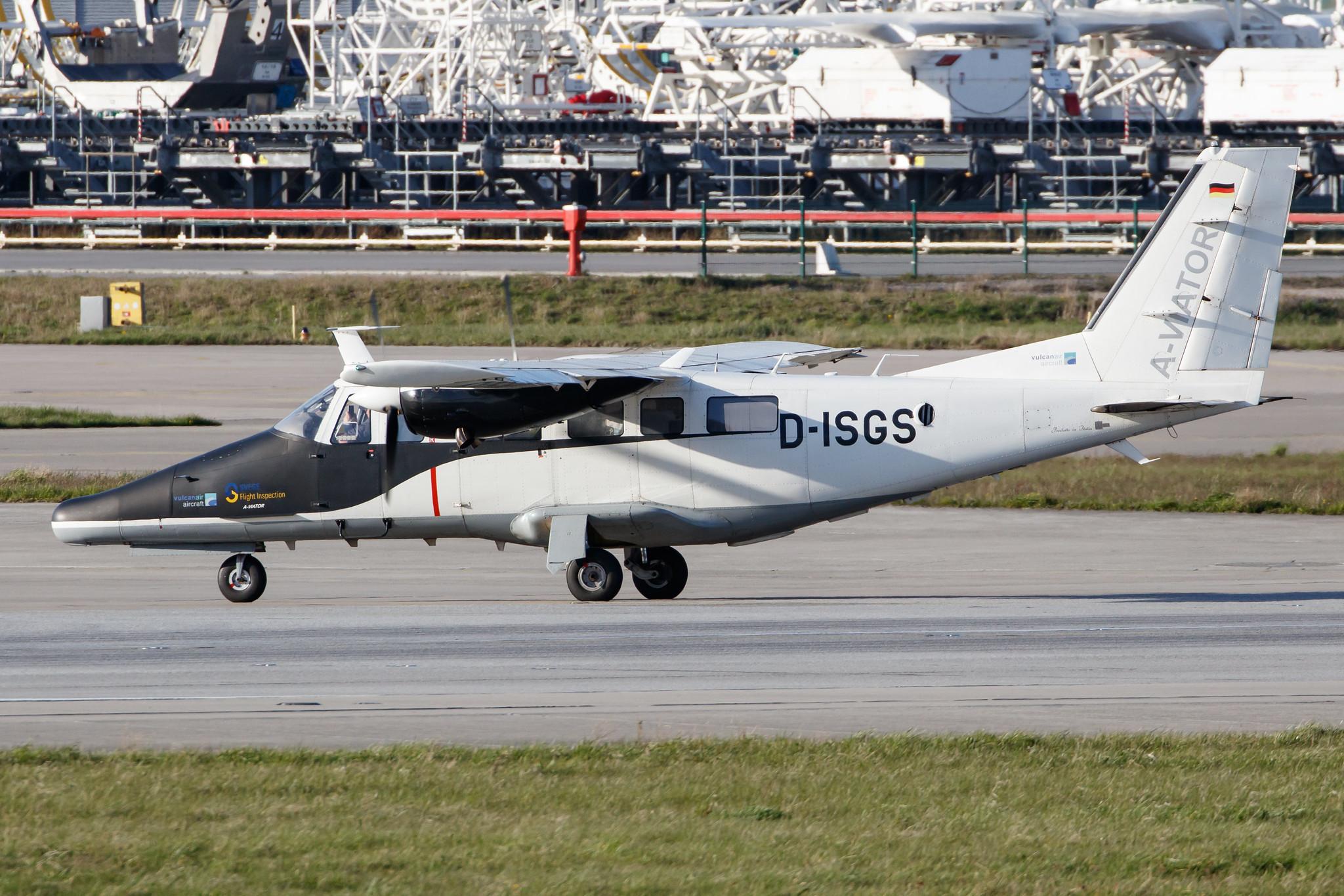 Hamburg Finkenwerder: Private owner |  Partenavia AP-68TP-600 Viator VTOR | D-ISGS | MSN 9010