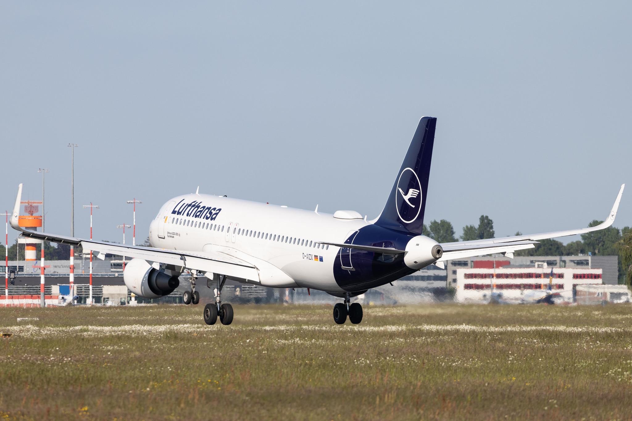 Hamburg Airport: Lufthansa (LH / DLH) |  Airbus A320-214 A320 | D-AIZX | MSN 5741
