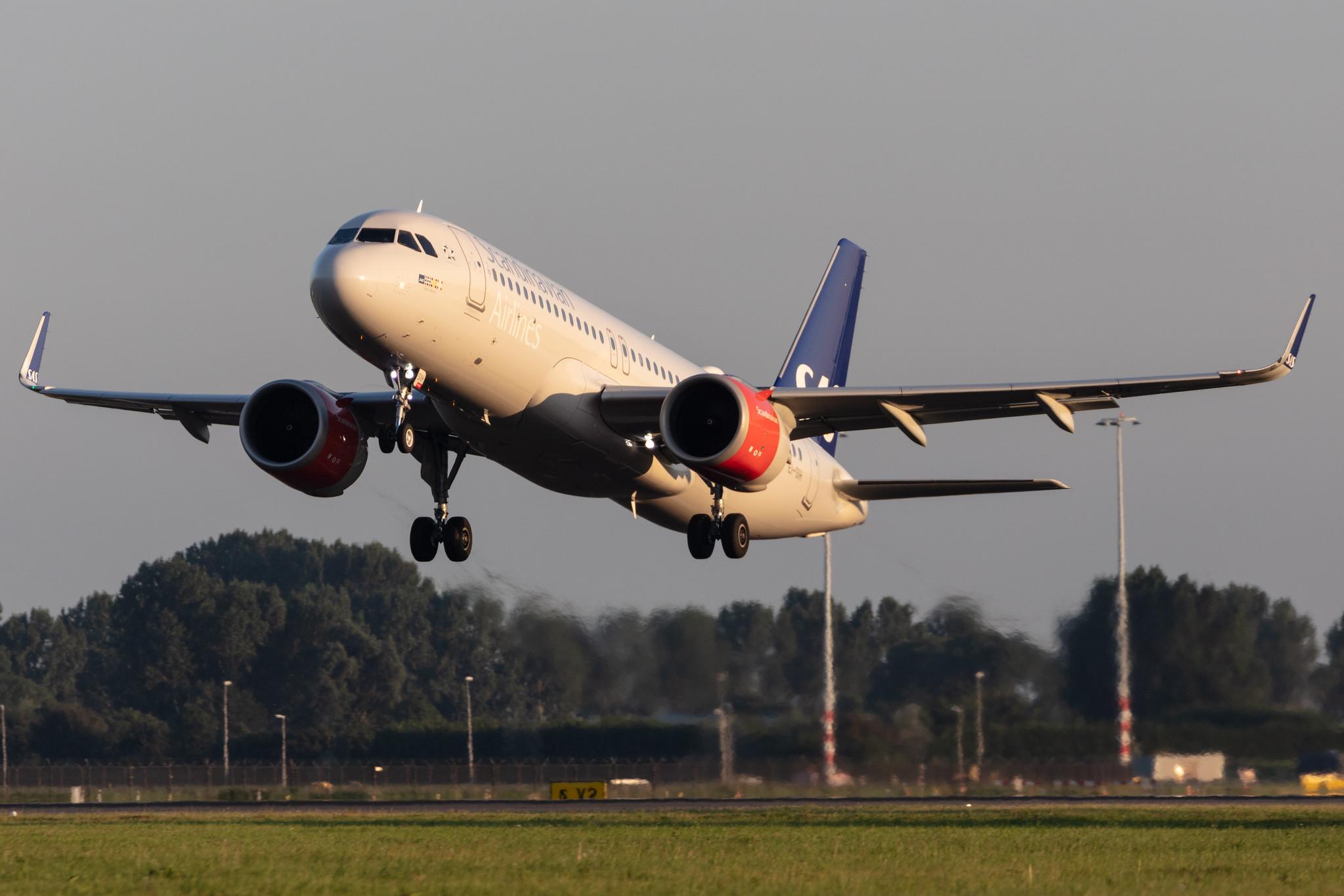 Amsterdam Schiphol: SAS (SK / SAS) | Operator: SAS Ireland |  Airbus A320-251N A20N | EI-SIH | MSN 8551
