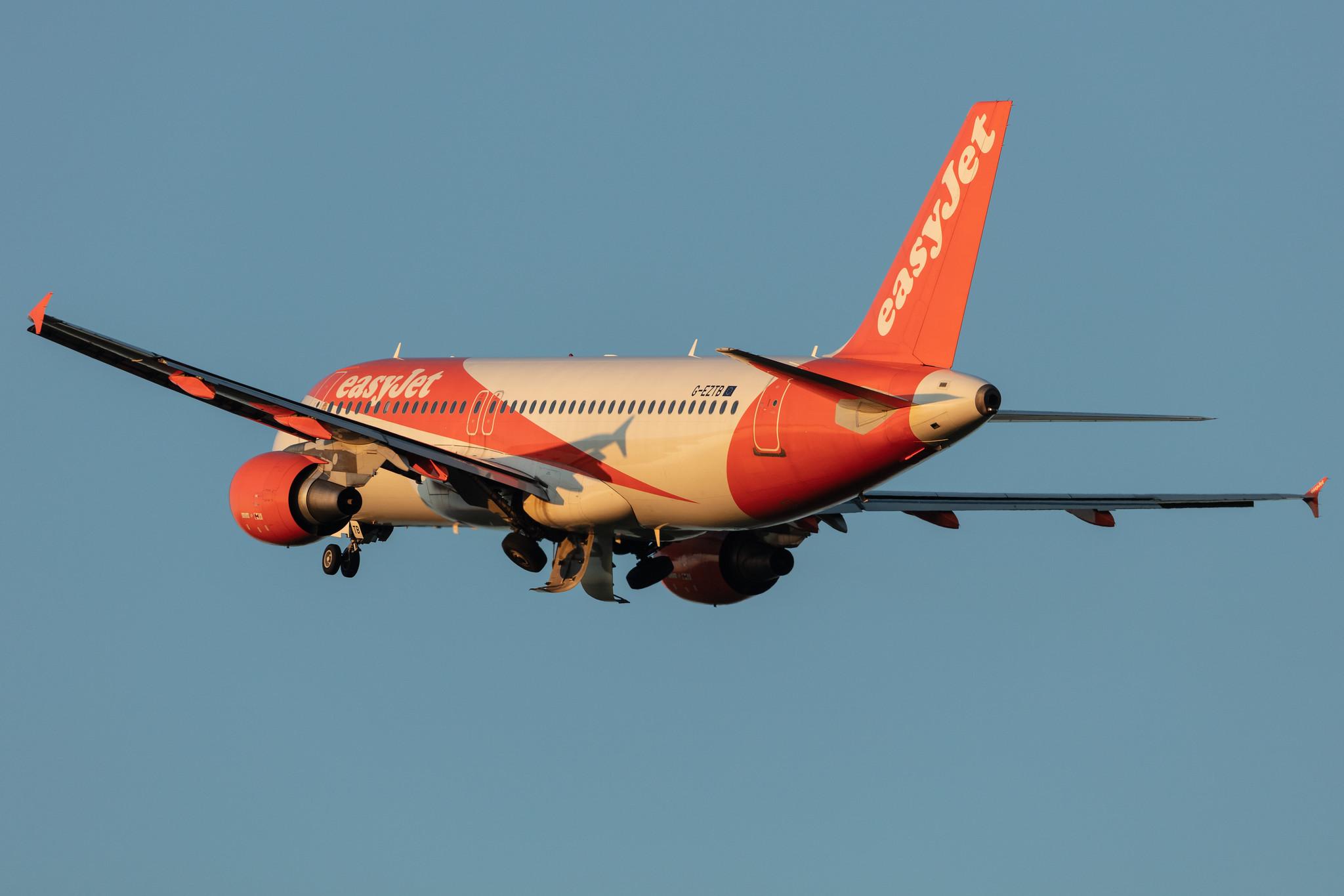 Amsterdam Schiphol: easyJet (U2 / EZY) |  Airbus A320-214 A320 | G-EZTB | MSN 3843