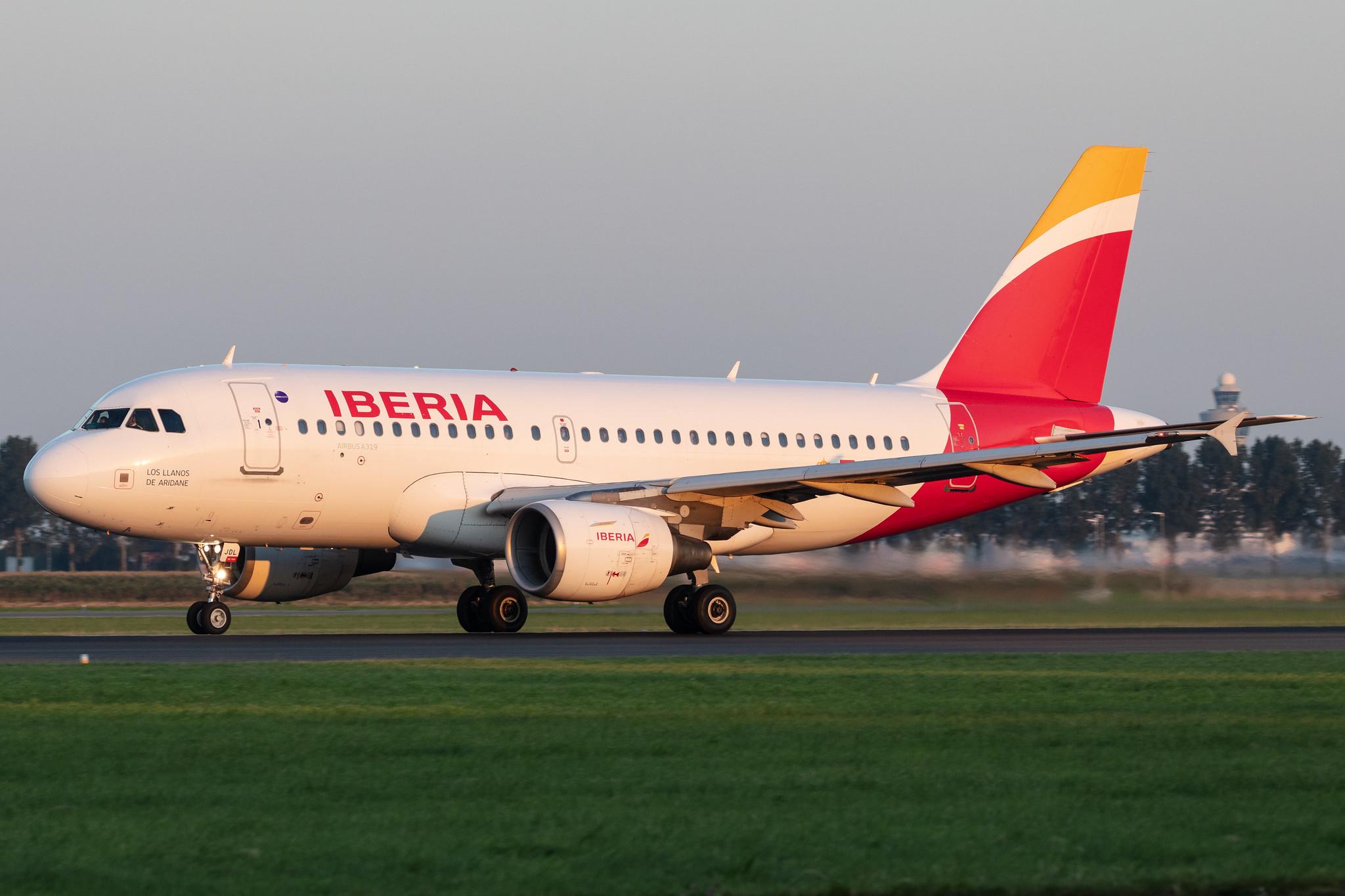 Amsterdam Schiphol: Iberia (IB / IBE) |  Airbus A319-111 A319 | EC-JDL | MSN 2365