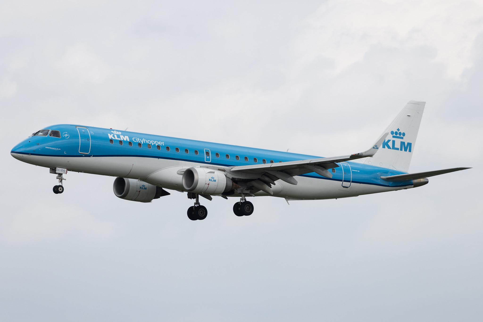 Hamburg Airport: KLM (KL / KLM) | Operator: KLM Cityhopper |  Embraer E190STD E190 | PH-EZC | MSN 19000250