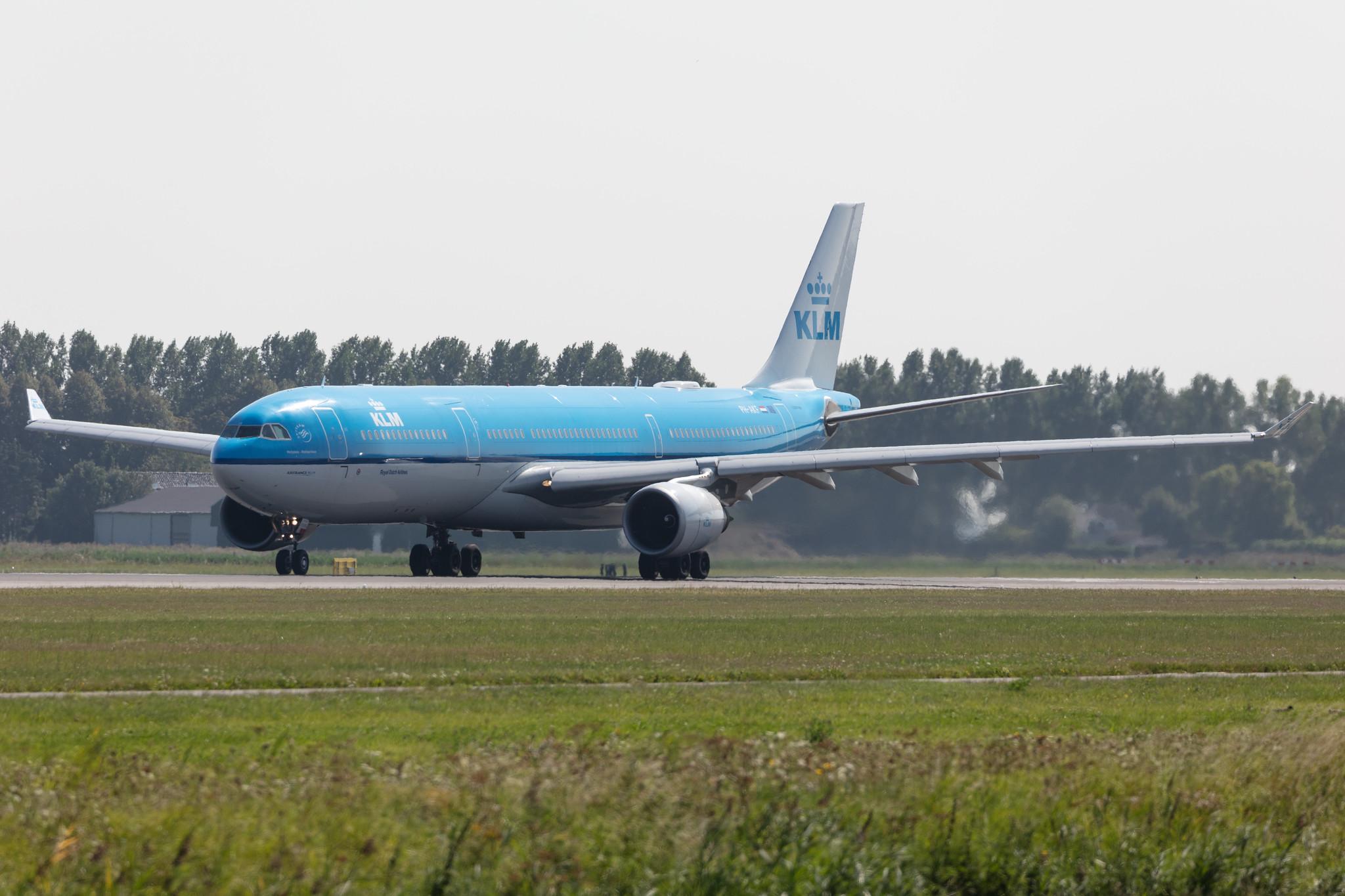 Amsterdam Schiphol: KLM (KL / KLM) |  Airbus A330-303 A333 | PH-AKF | MSN 1580