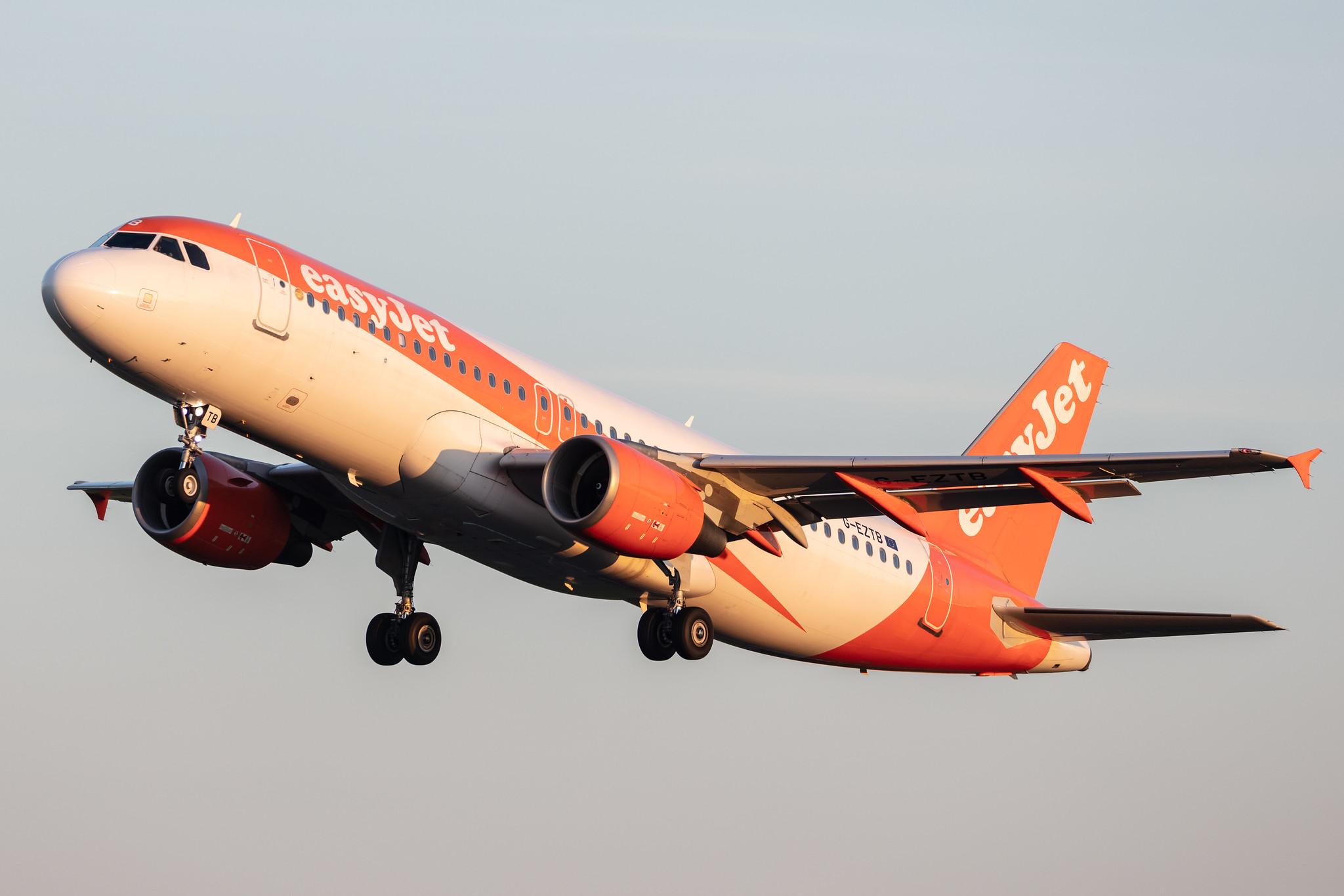Amsterdam Schiphol: easyJet (U2 / EZY) |  Airbus A320-214 A320 | G-EZTB | MSN 3843