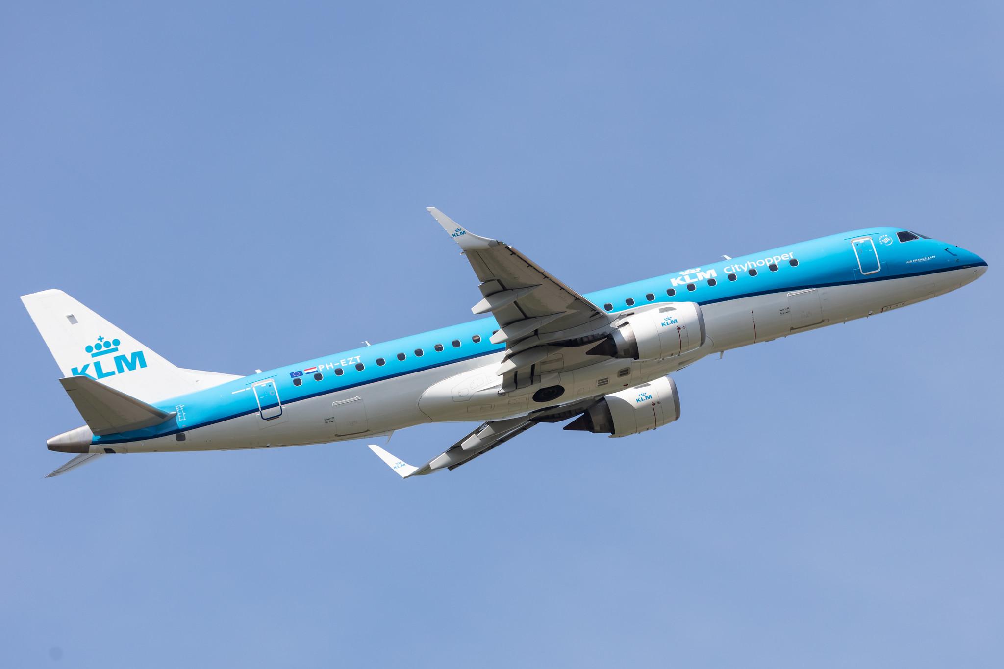 Amsterdam Schiphol: KLM (KL / KLM) | Operator: KLM Cityhopper |  Embraer E190STD E190 | PH-EZT | MSN 19000519