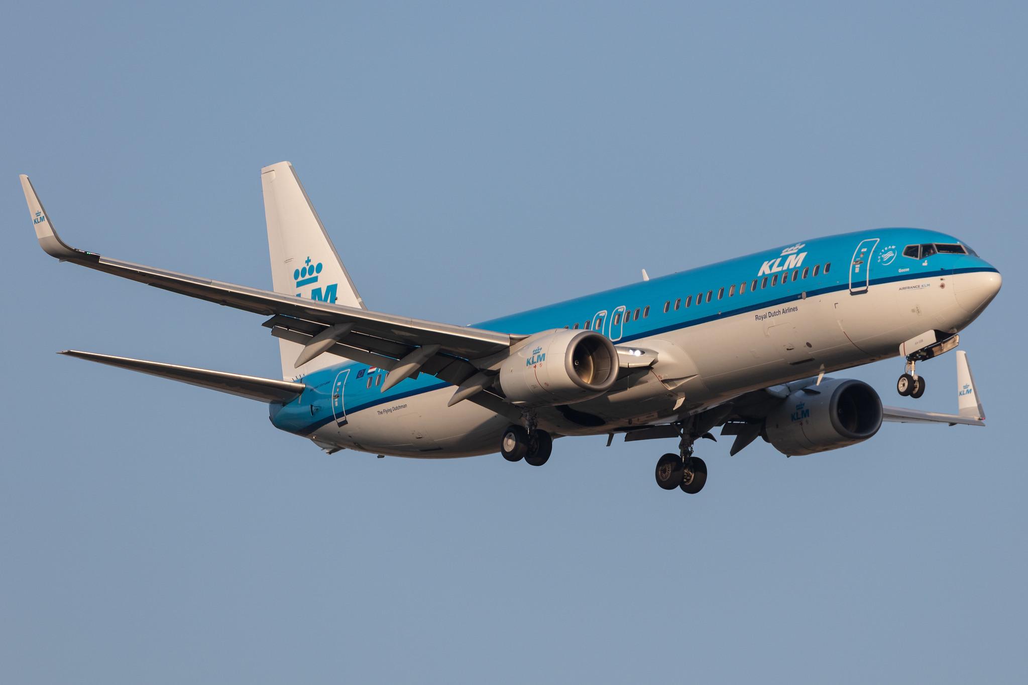 Amsterdam Schiphol: KLM (KL / KLM) |  Boeing 737-8K2 B738 | PH-BXH | MSN 29597