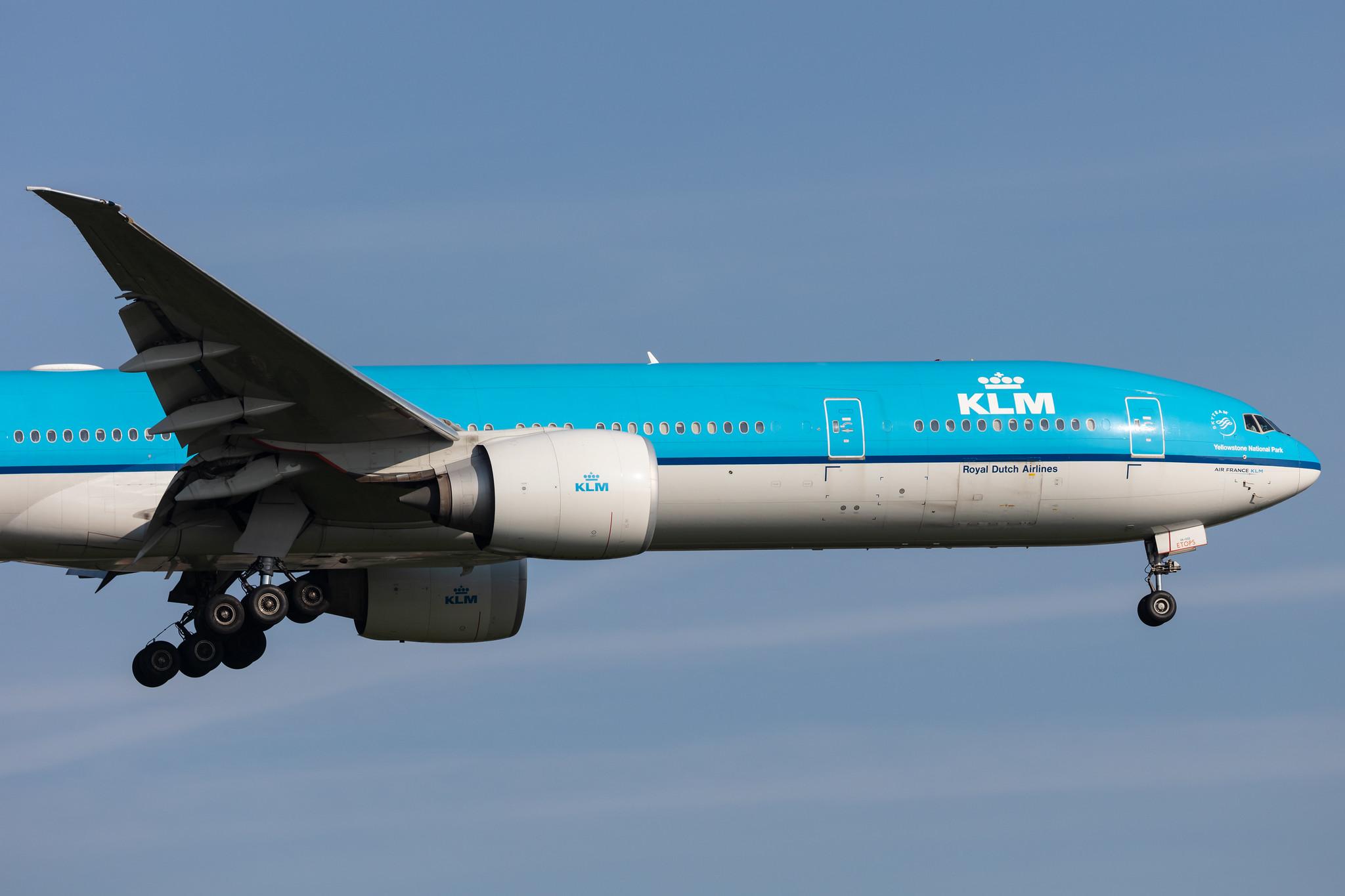 Amsterdam Schiphol: KLM (KL / KLM) |  Boeing 777-306(ER) B77W | PH-BVK | MSN 42172