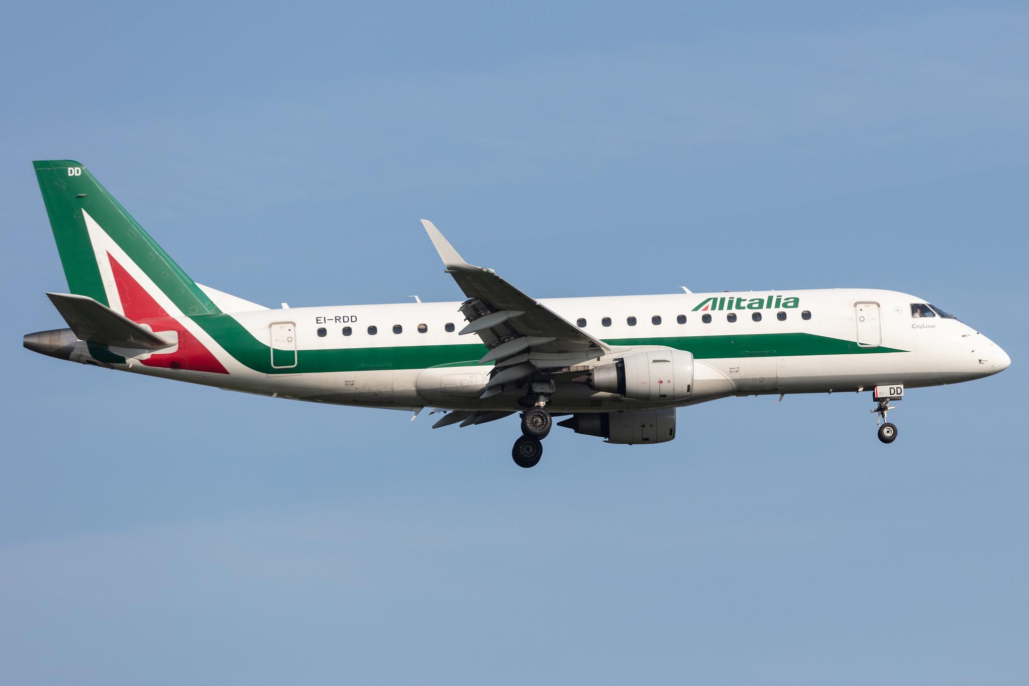 Amsterdam Schiphol: Alitalia (AZ / AZA) |  Embraer E175STD E75S | EI-RDD | MSN 17000334