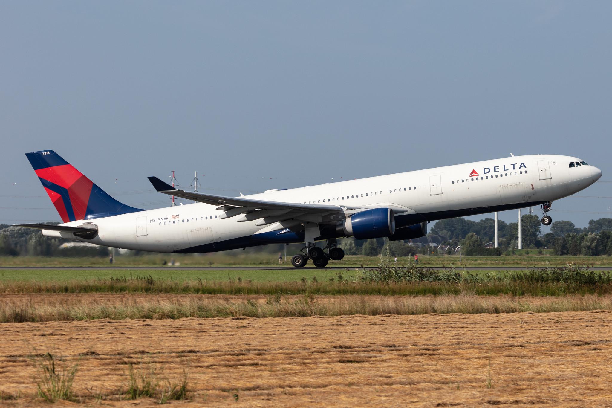 Amsterdam Schiphol: Delta Air Lines (DL / DAL) |  Airbus A330-323 A333 | N818NW | MSN 0857