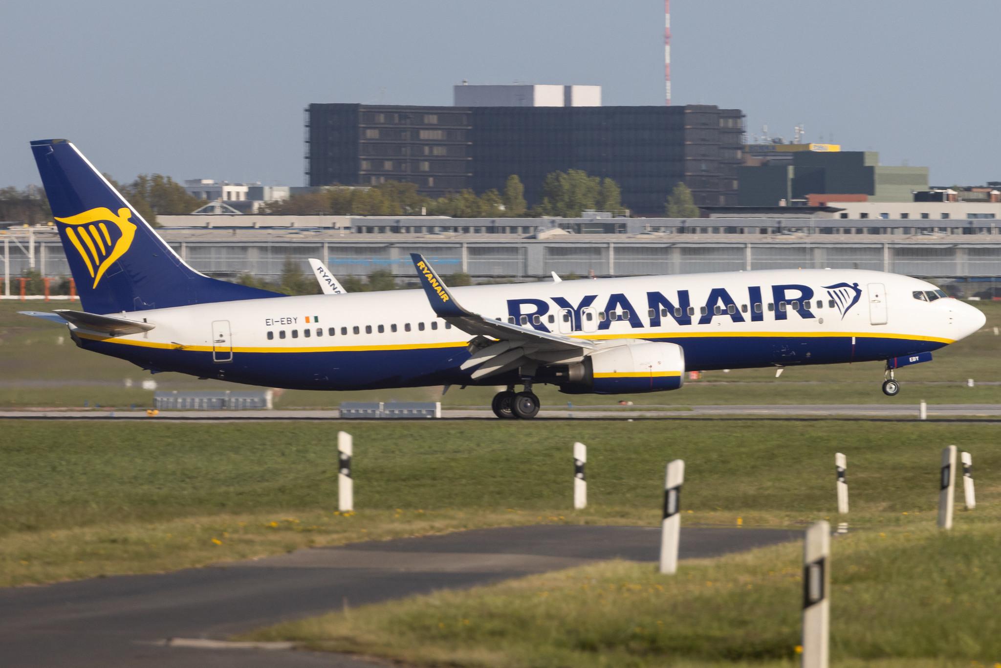 Hamburg Airport: Ryanair (FR / RYR) |  Boeing 737-8AS B738 | EI-EBY | MSN 35006