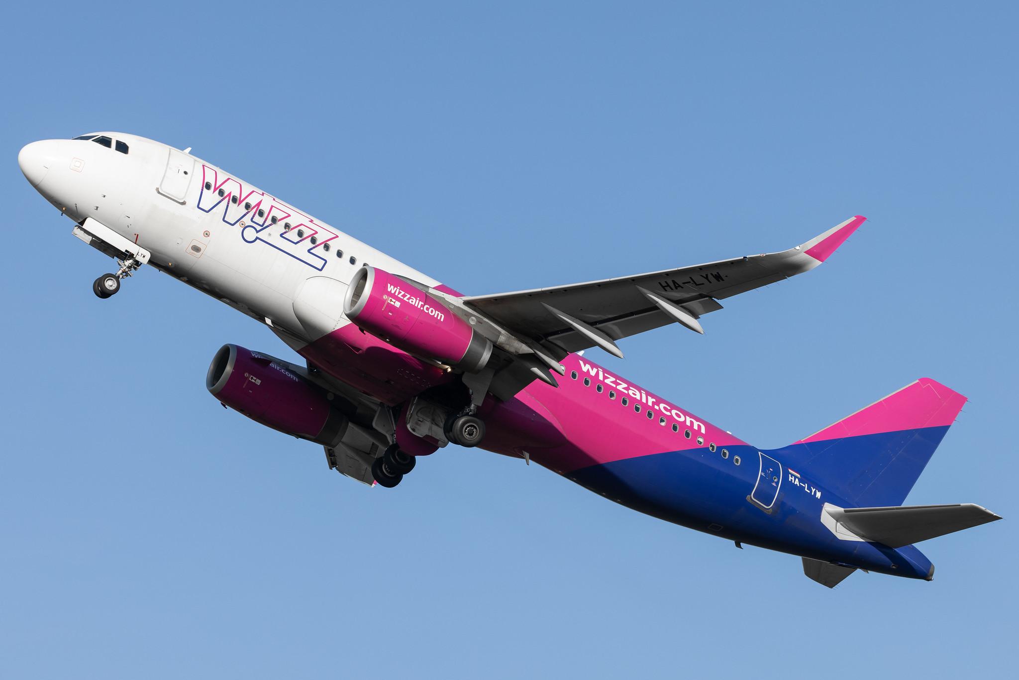 Hamburg Airport: Wizz Air (W6 / WZZ) |  Airbus A320-232 A320 | HA-LYW | MSN 7695