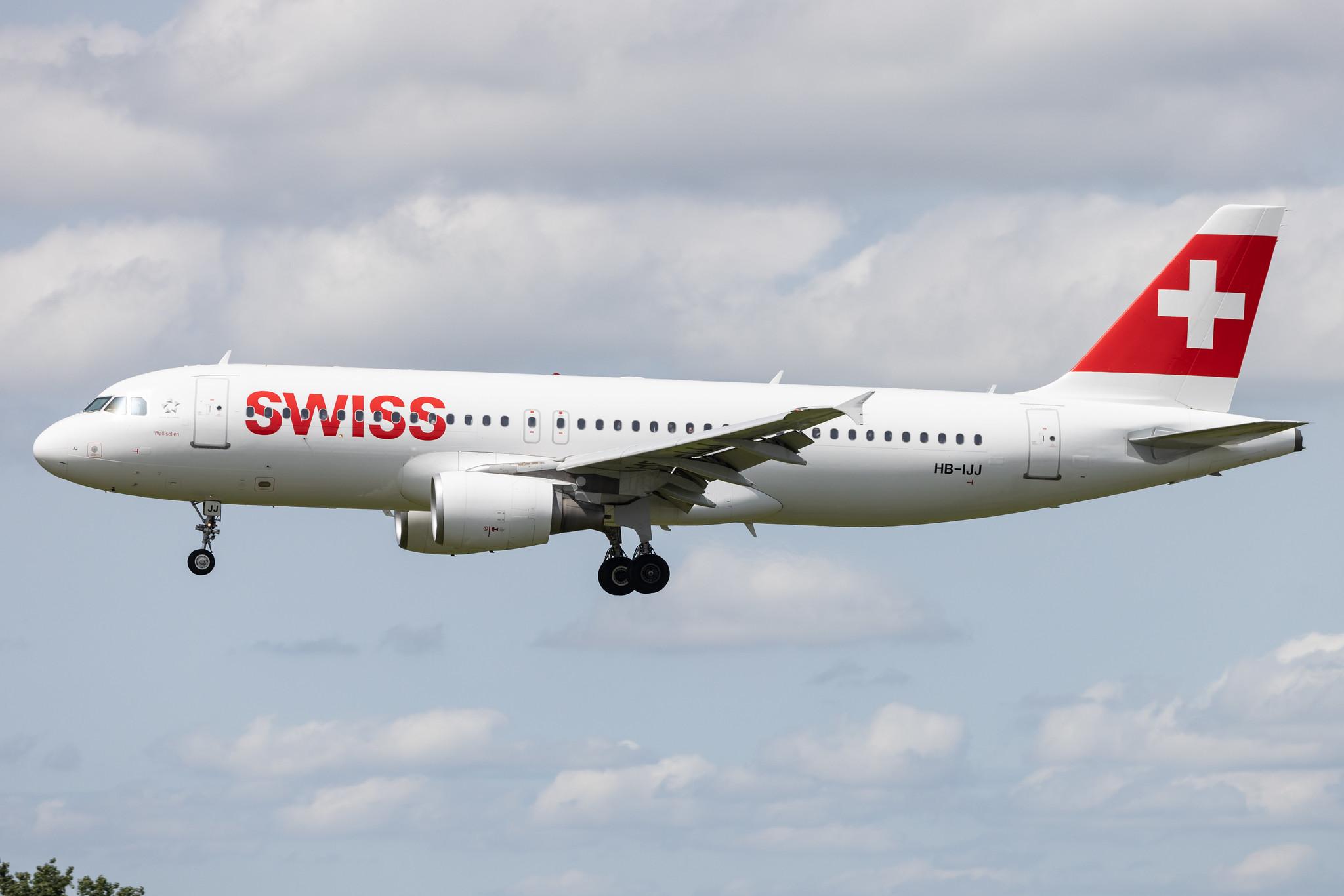 Hamburg Airport: Swiss (LX / SWR) |  Airbus A320-214 A320 | HB-IJJ | MSN 0585