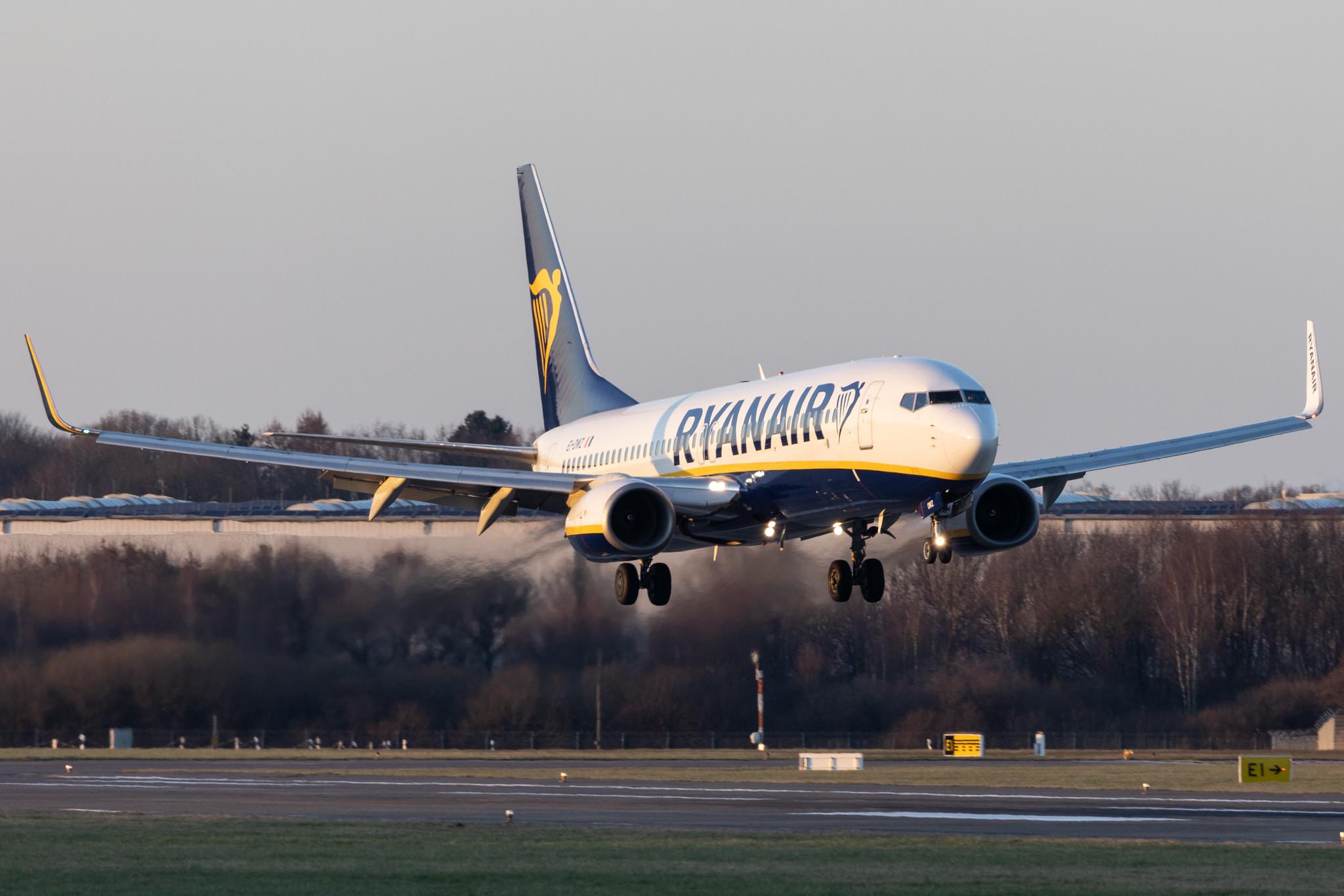 Hamburg Airport: Ryanair (FR / RYR) |  Boeing 737-8AS B738 | EI-DWZ | MSN 33628