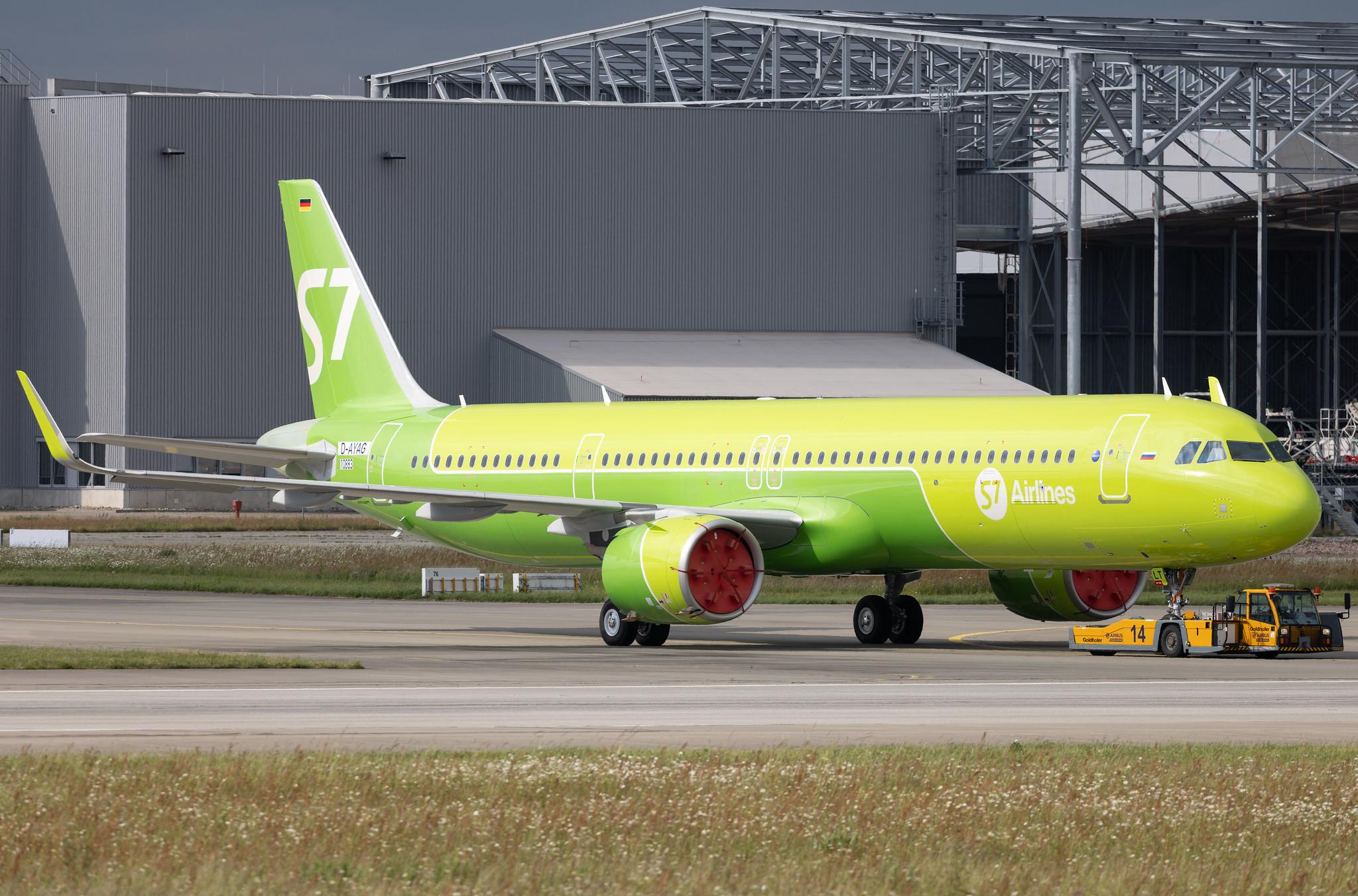 Hamburg Finkenwerder: S7 - Siberia Airlines (S7 / SBI) |  Airbus A321-271NX A21N | D-AYAG | MSN 10883