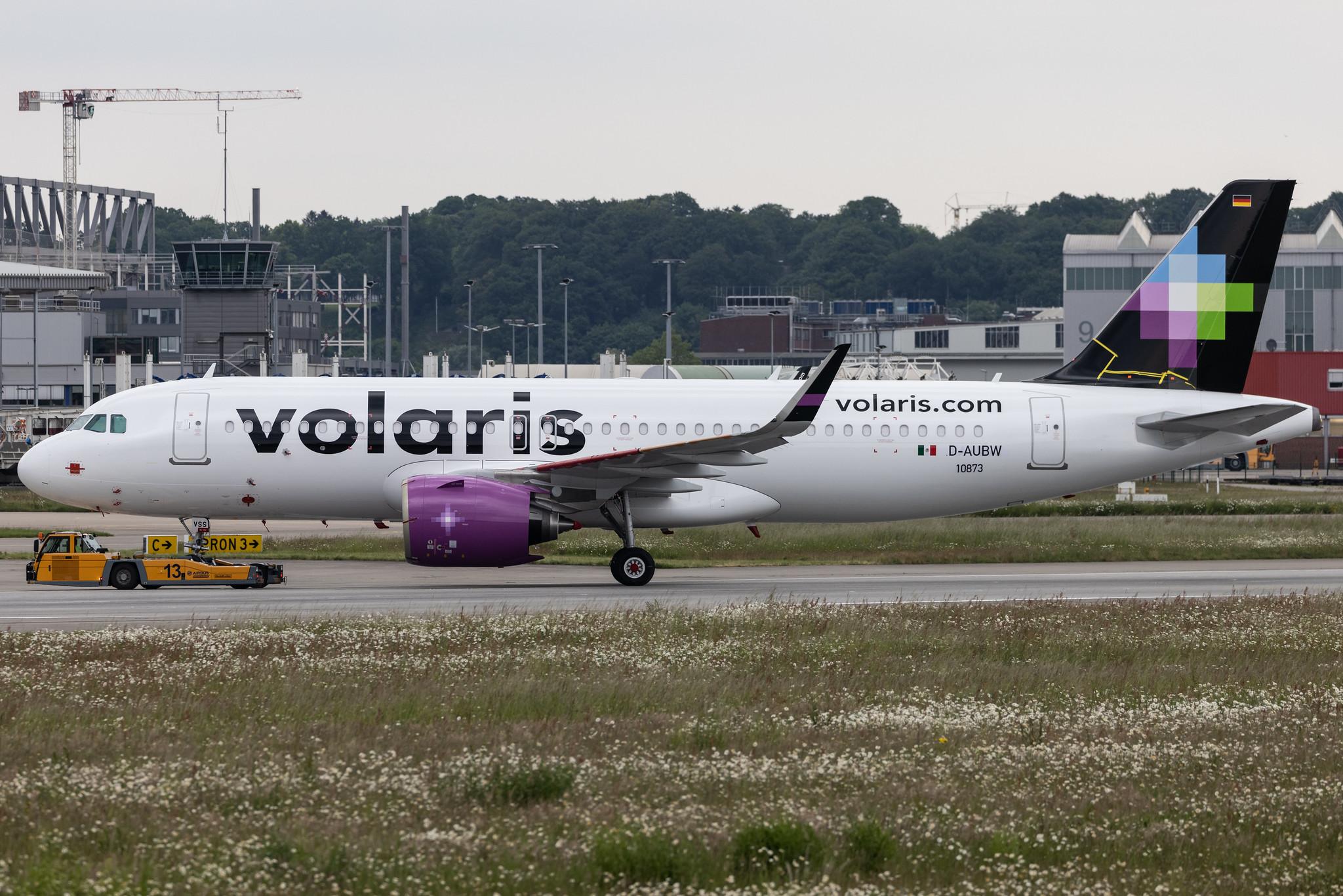 Hamburg Finkenwerder: Volaris (Y4 / VOI) |  Airbus A320-271N A20N | D-AUBW (XA-VSS) | MSN 10873