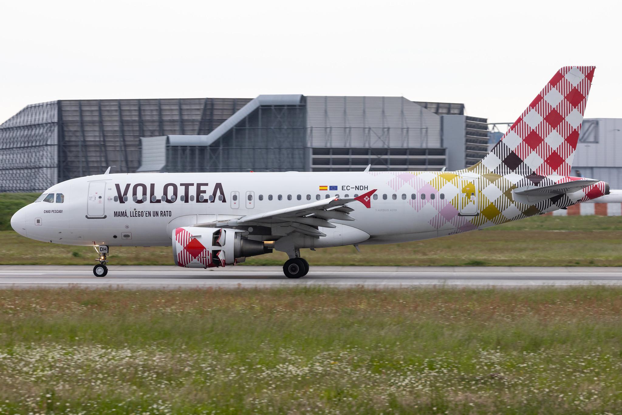 Hamburg Finkenwerder: Volotea (V7 / VOE) |  Airbus A319-111 A319 | EC-NDH | MSN 03403