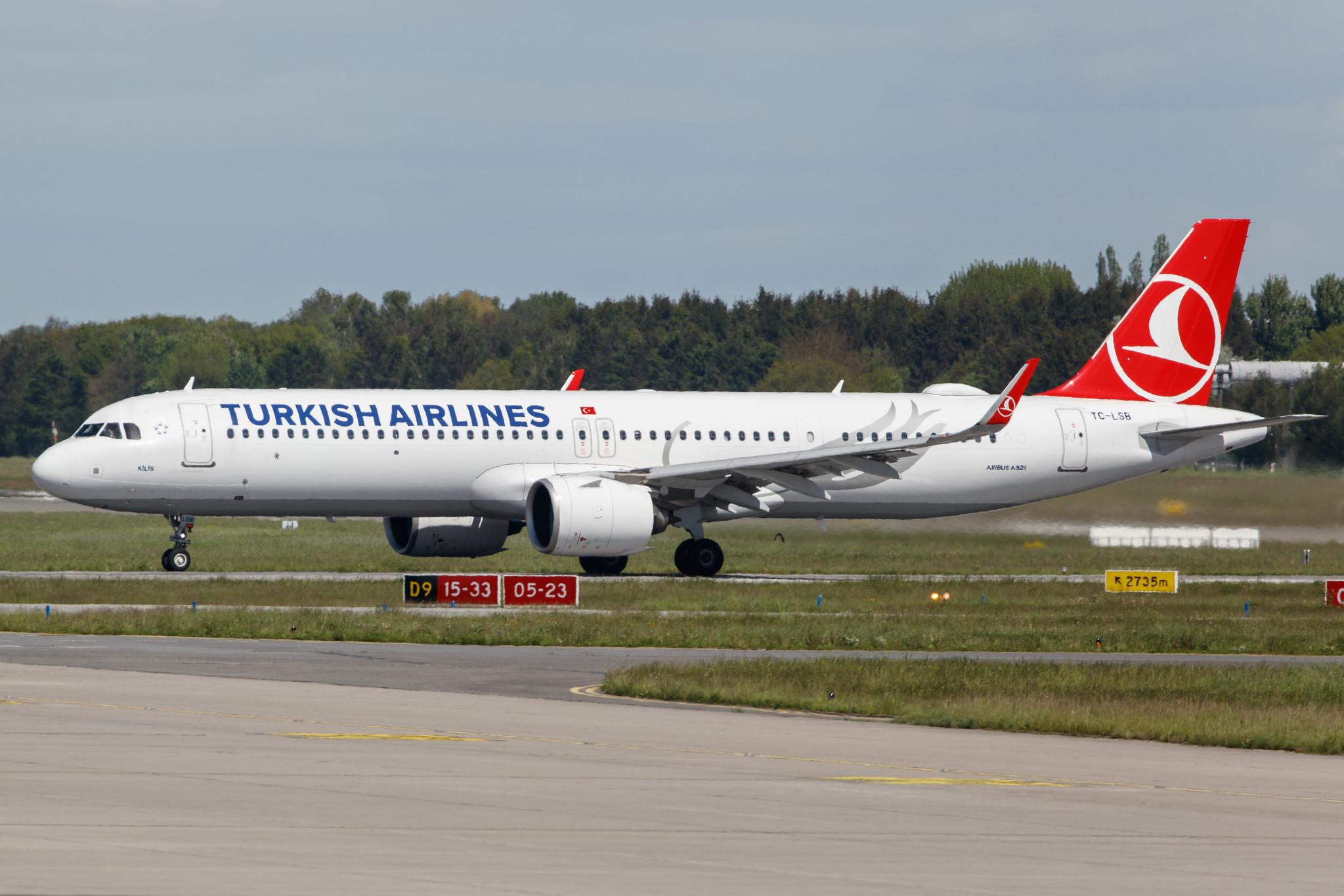 Hamburg Airport: Turkish Airlines (TK / THY) |  Airbus A321-271NX A21N | TC-LSB | MSN 08257