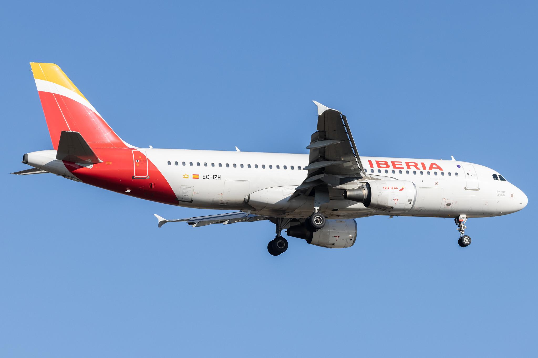 Hamburg Airport: Iberia (IB / IBE) |  Airbus A320-214 A320 | EC-IZH | MSN 2225