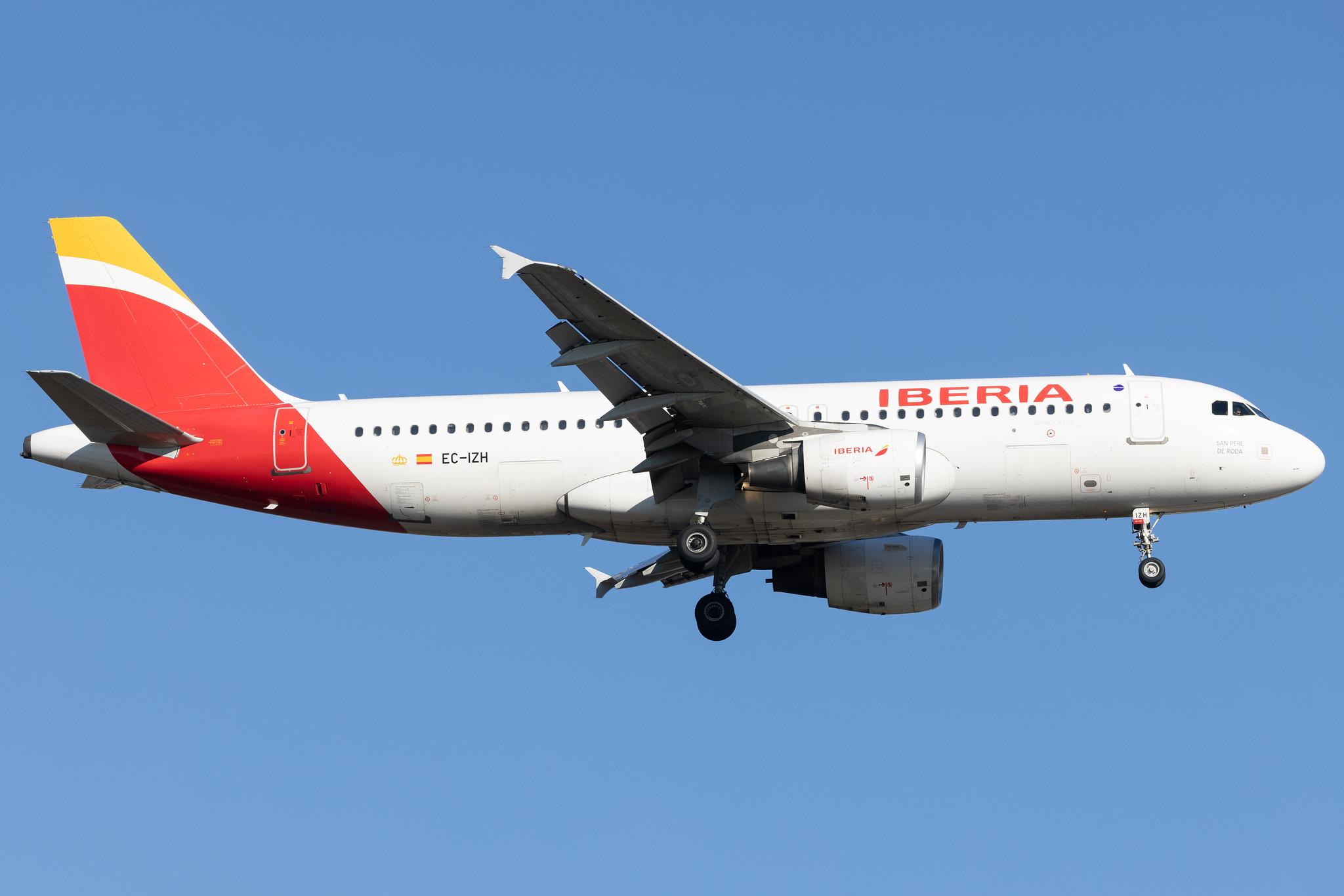 Hamburg Airport: Iberia (IB / IBE) |  Airbus A320-214 A320 | EC-IZH | MSN 2225