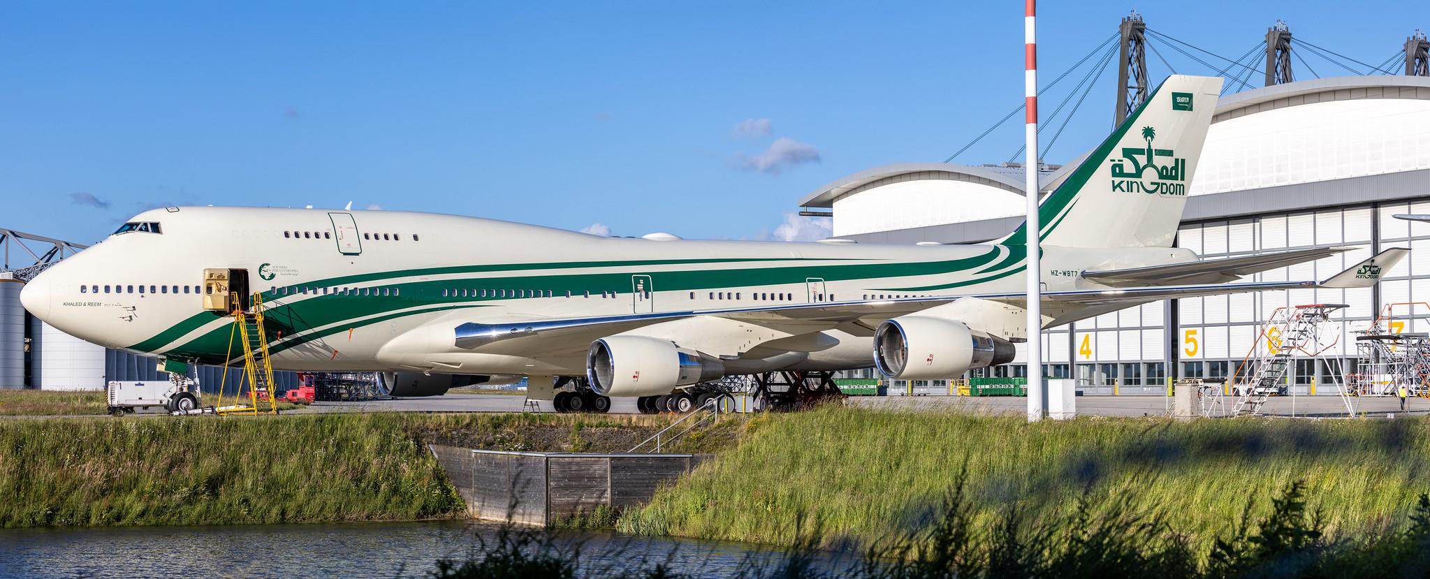 Hamburg Airport: Kingdom Holding |  Boeing 747-4J6 B744 | HZ-WBT7 | MSN 25880