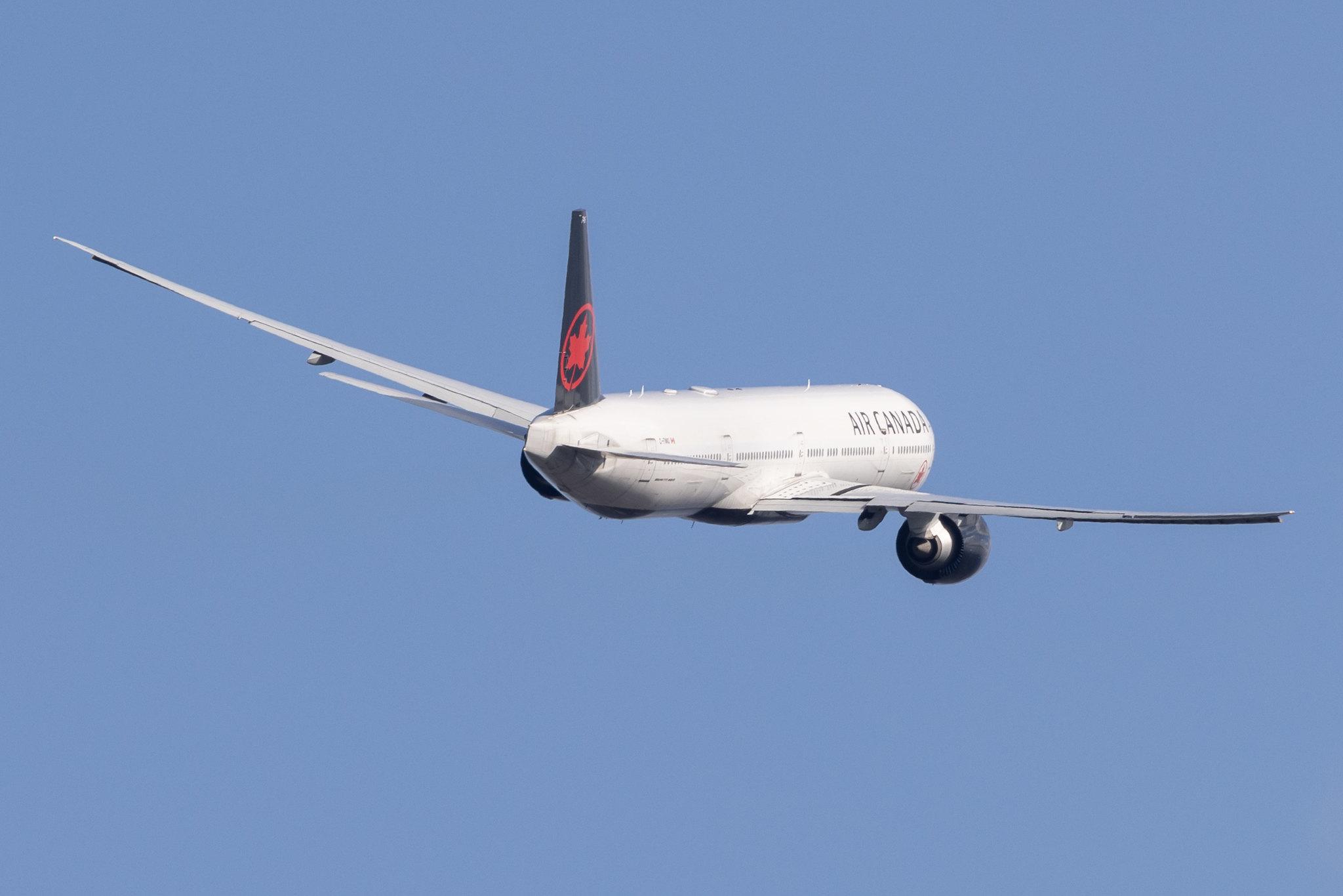 London Heathrow: Air Canada (AC / ACA) |  Boeing 777-333(ER) B77W | C-FNNQ | MSN 43251
