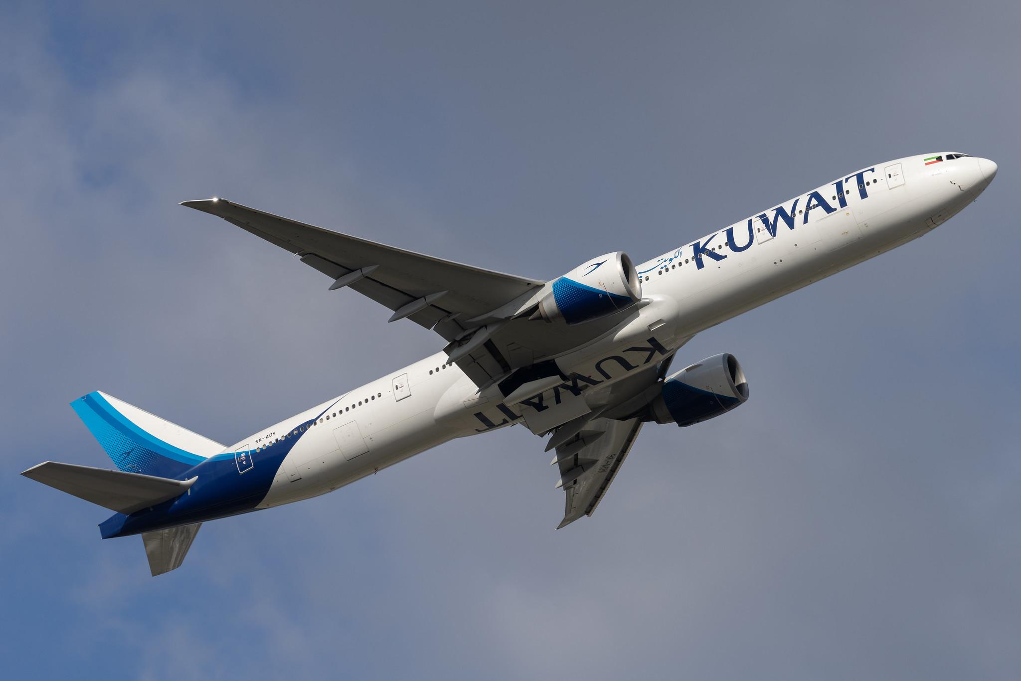 London Heathrow: Kuwait Airways (KU / KAC) |  Boeing 777-369(ER) B77W | 9K-AOK | MSN 62568