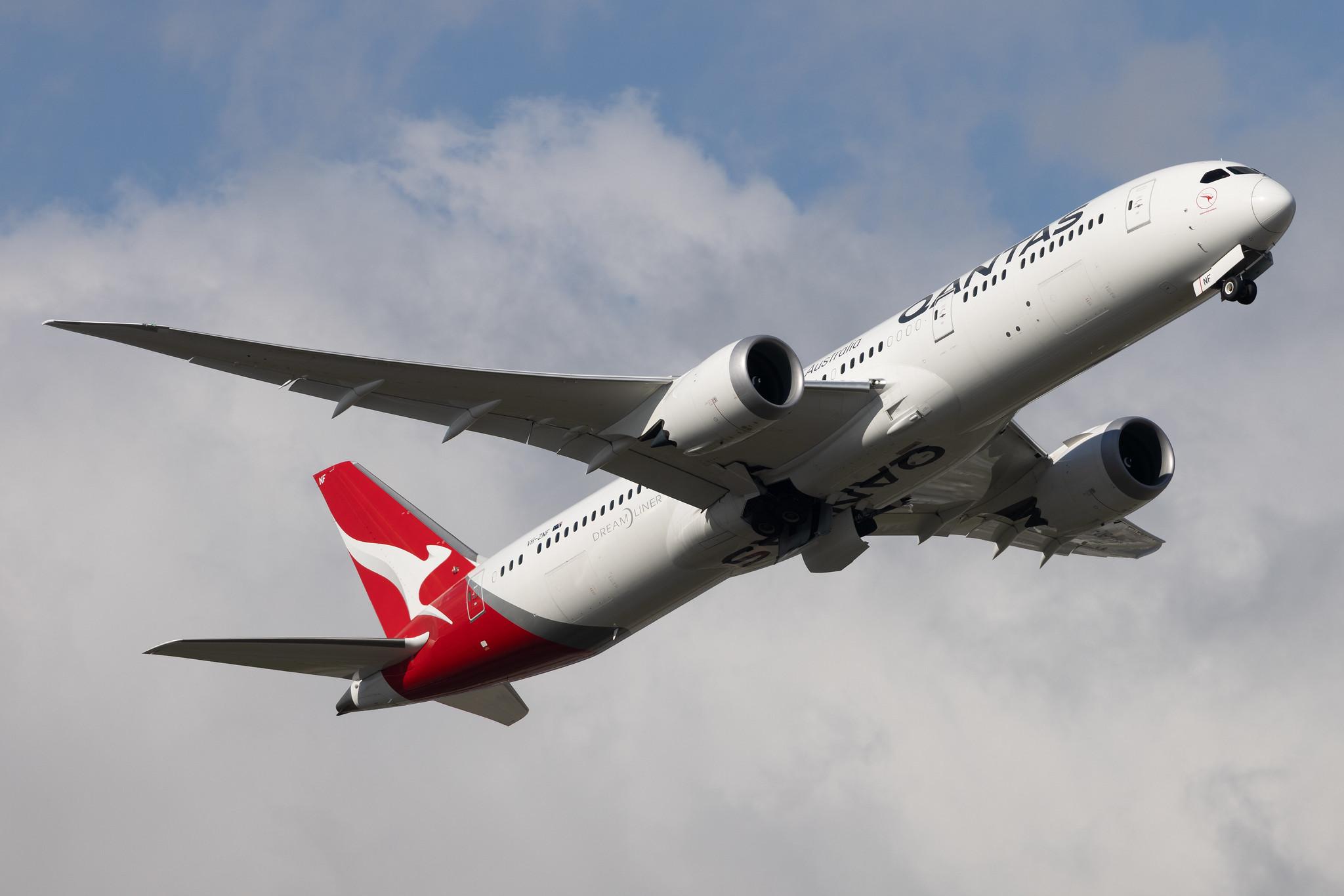 London Heathrow: Qantas (QF / QFA) |  Boeing 787-9 Dreamliner B789 | VH-ZNF | MSN 36239