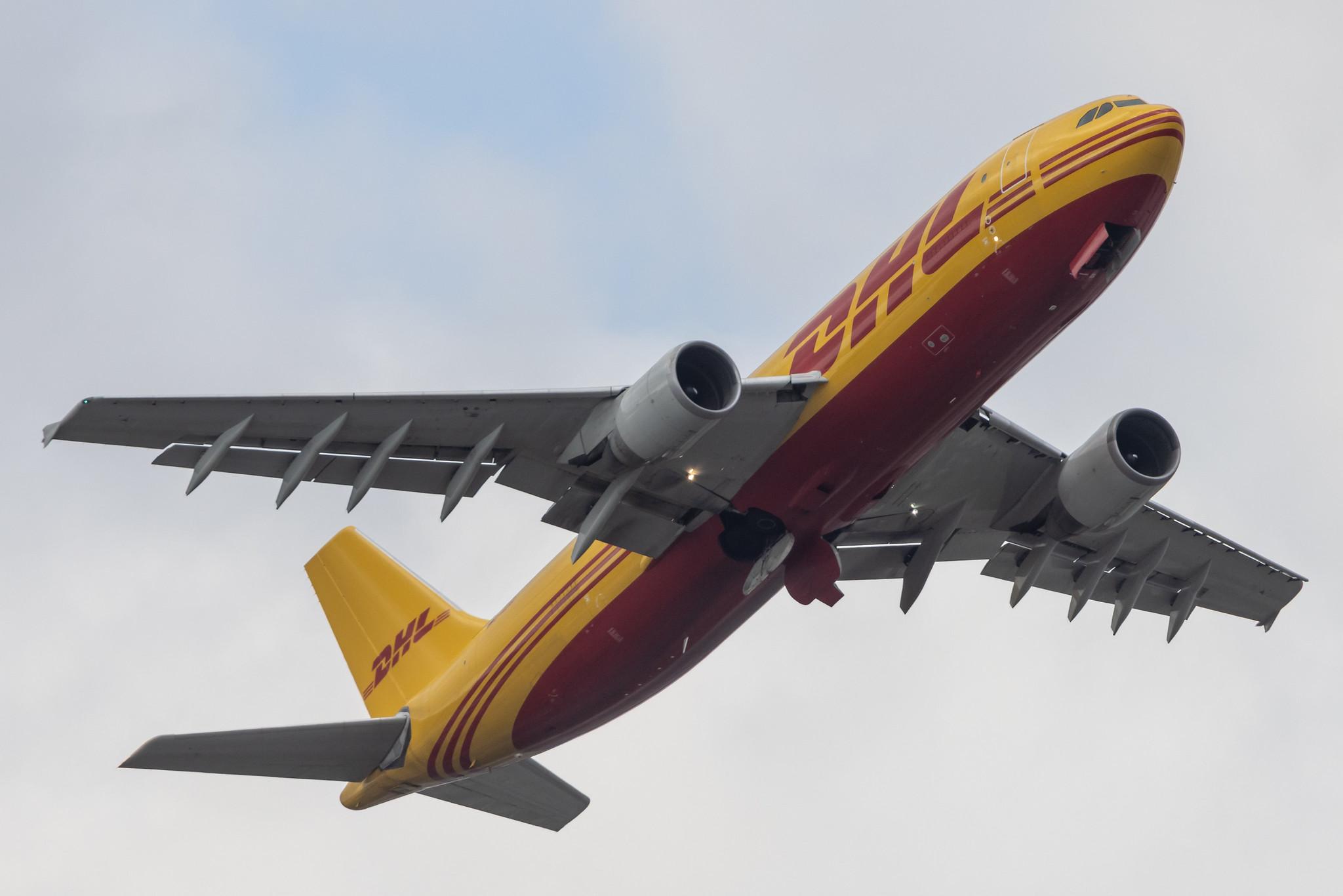 London Heathrow: DHL (D0 / DHK) | Operator: AeroLogic |  Boeing 777-F B77L | D-AALO | MSN 66085