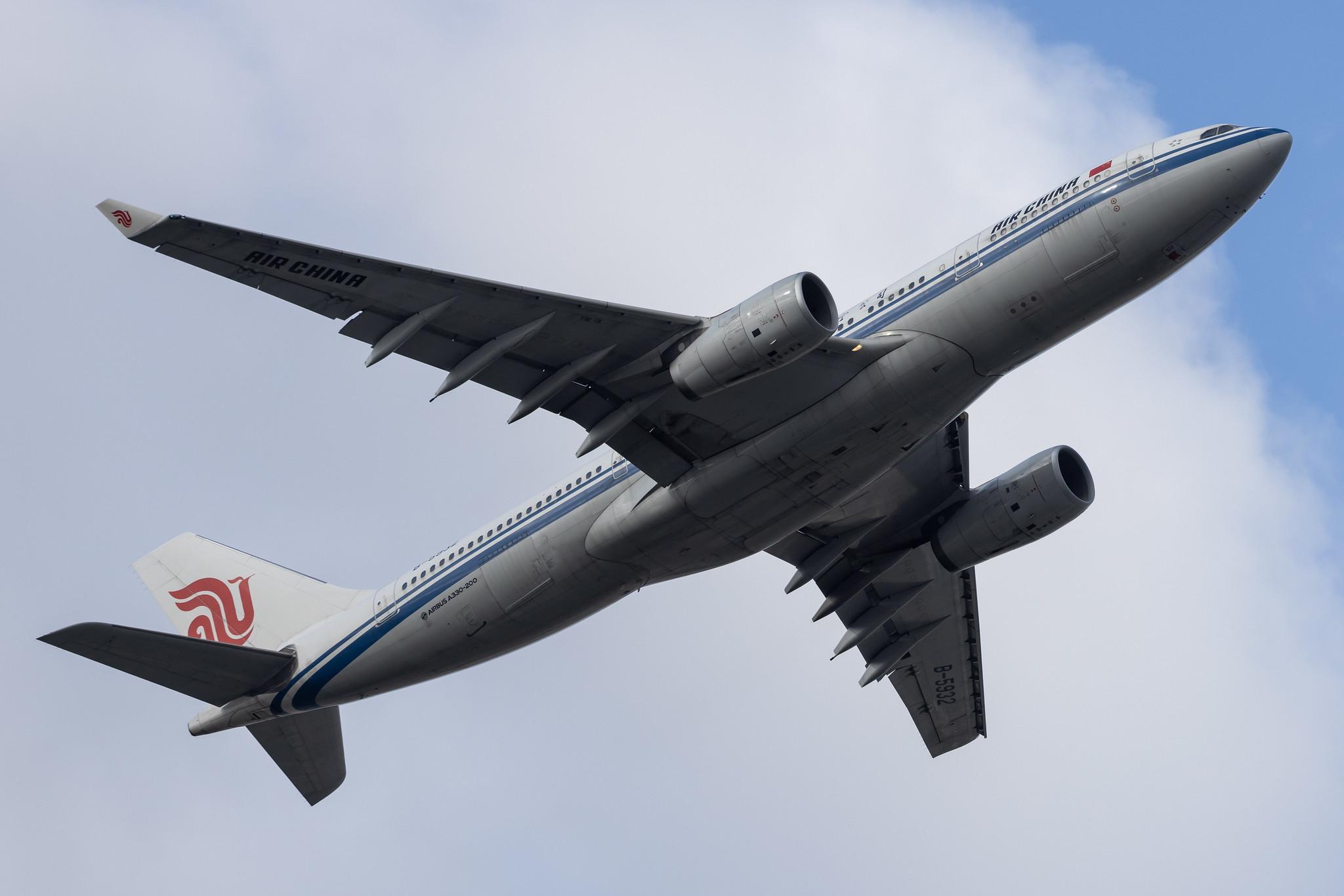 London Heathrow: Air China (CA / CCA) |  Airbus A330-243 A332 | B-5932 | MSN 1459