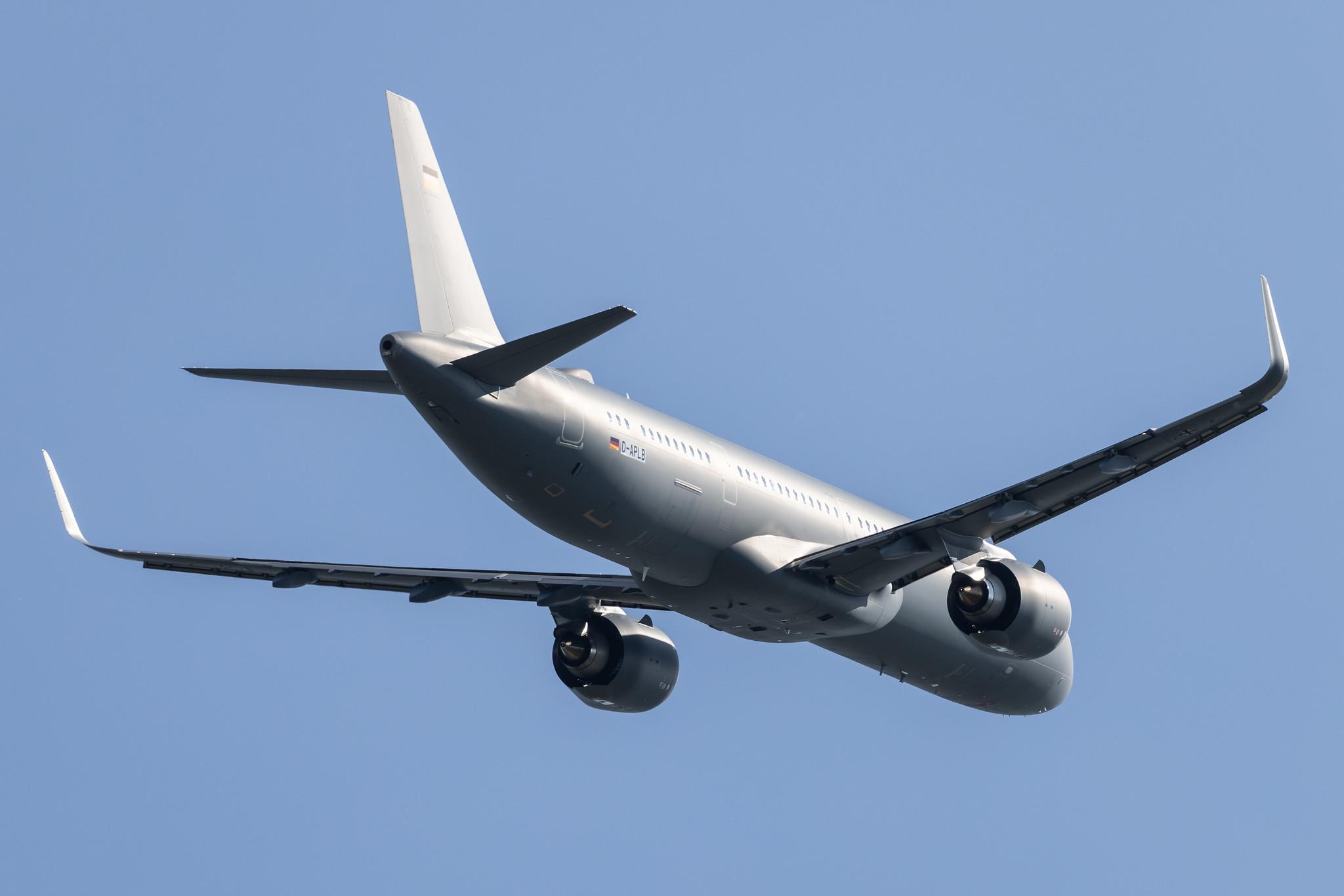 Hamburg Airport: German Air Force (/ GAF) | Operator: Lufthansa Technik |  Airbus A321-251NX A21N | D-APLB | MSN 10613