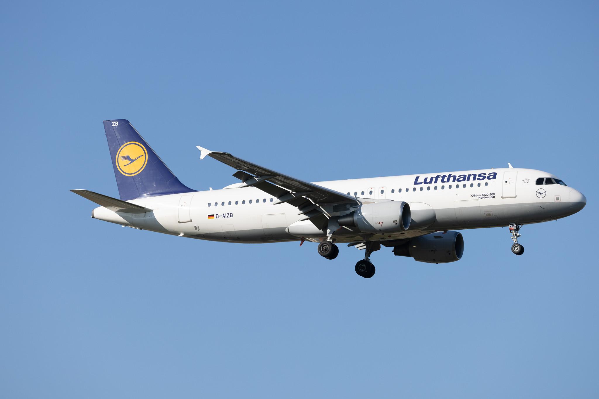 Hamburg Airport: Lufthansa (LH / DLH) | Airbus A320-214 A320 | D-AIZB | MSN 4120