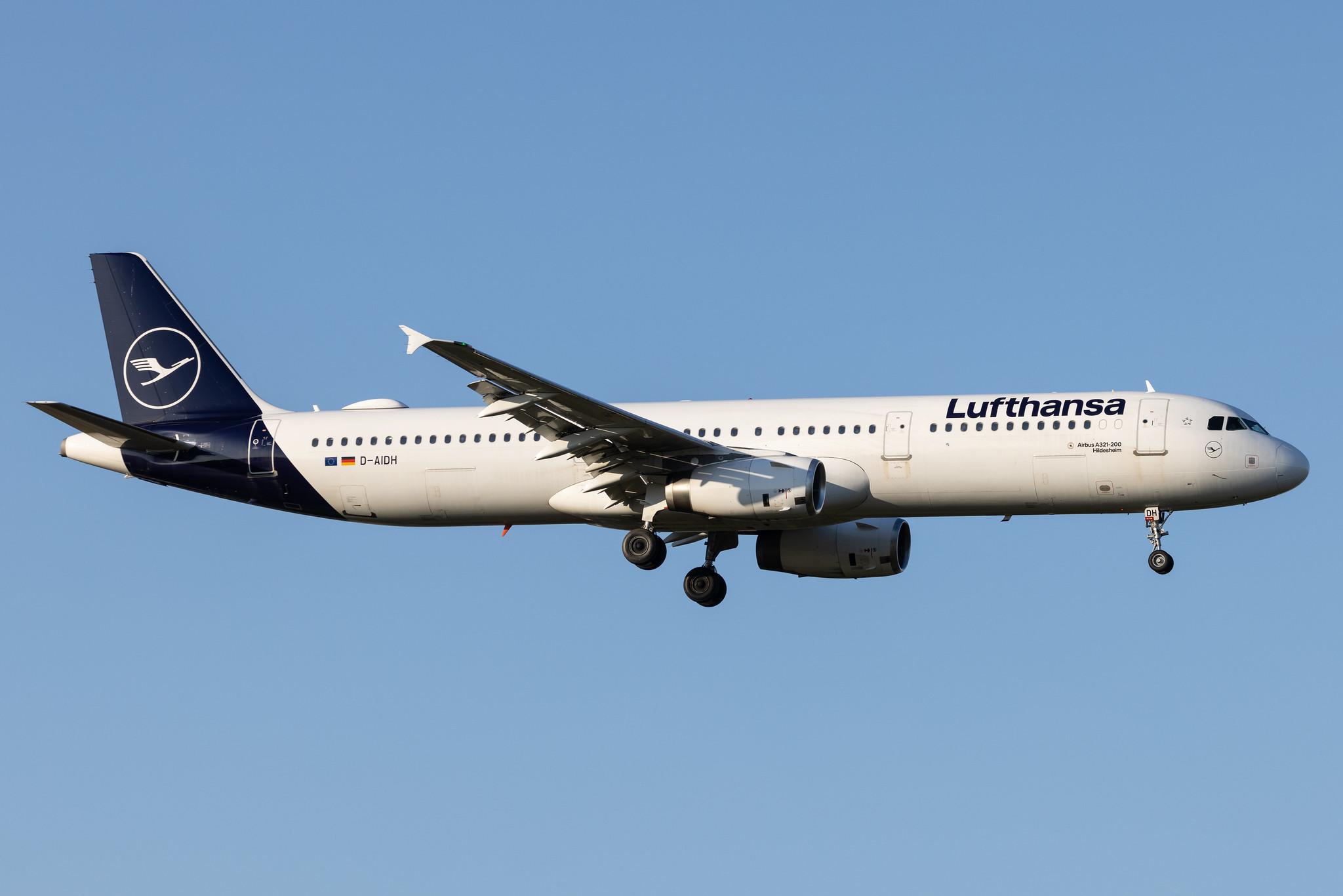 Hamburg Airport: Lufthansa (LH / DLH) | Airbus A321-231 A321 | D-AIDH | MSN 4710