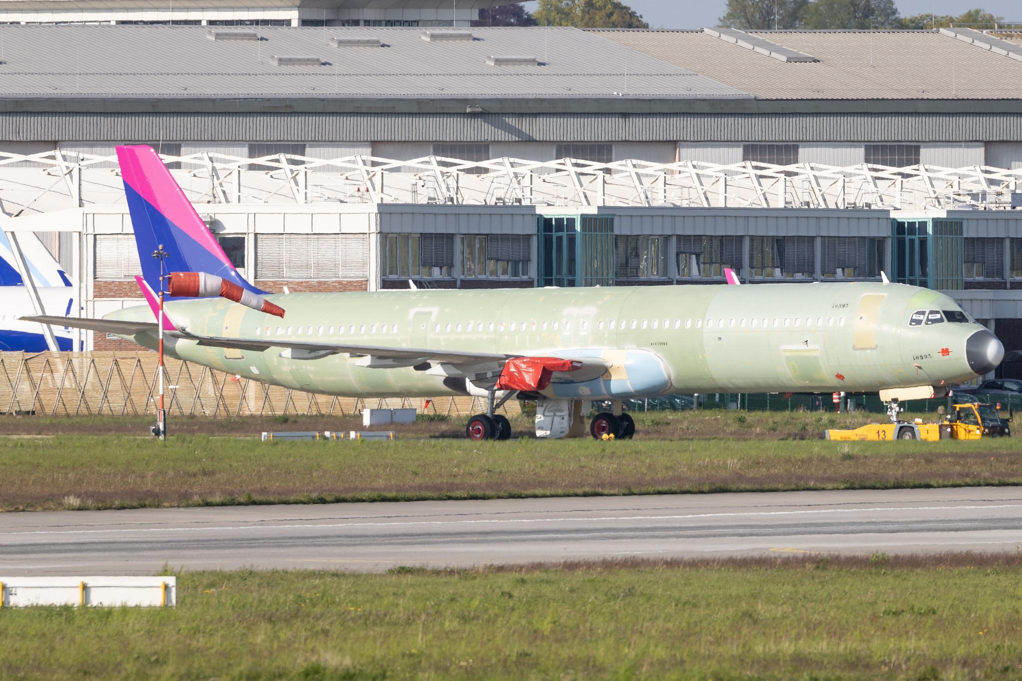 Hamburg Finkenwerder: Wizz Air (W6 / WZZ) | Airbus A321-271NX A21N | D- | HA- | MSN 10893