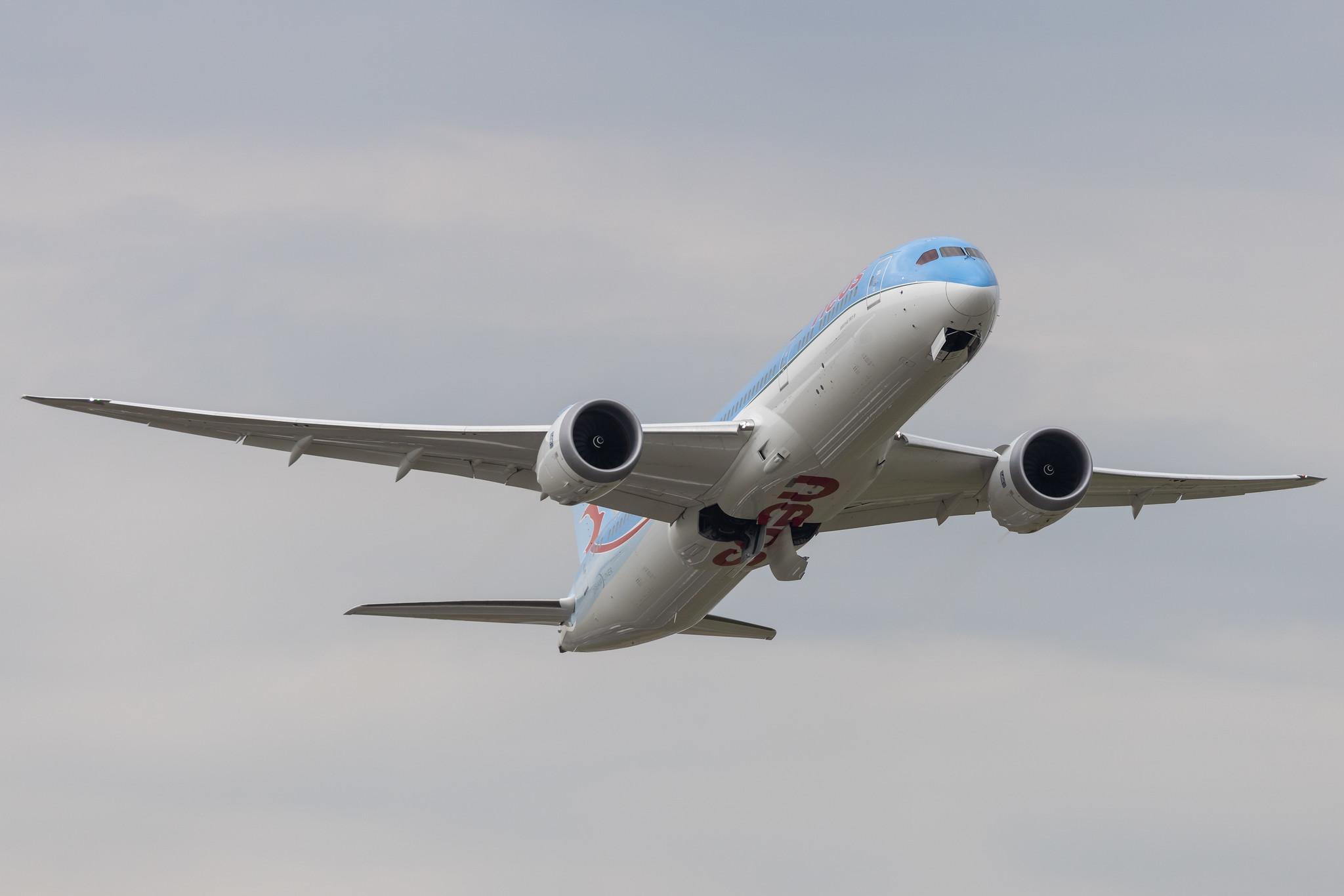 Hamburg Airport: Neos (NO / NOS) | Boeing 787-9 Dreamliner B789 | EI-NUA | MSN 65314