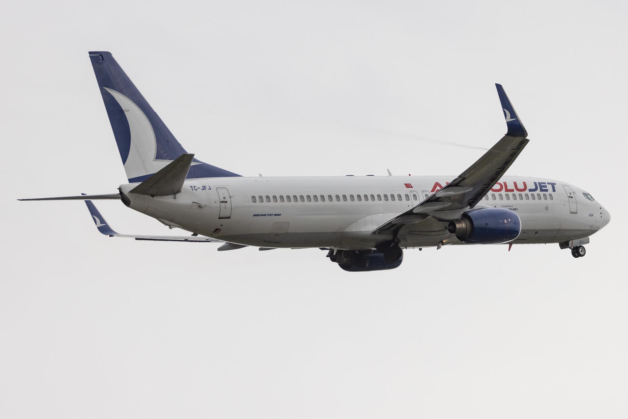Hamburg Airport: AnadoluJet (TK / THY) | Operator: Turkish Airlines | Boeing 737-8F2 B738 | TC-JFJ | MSN 29772