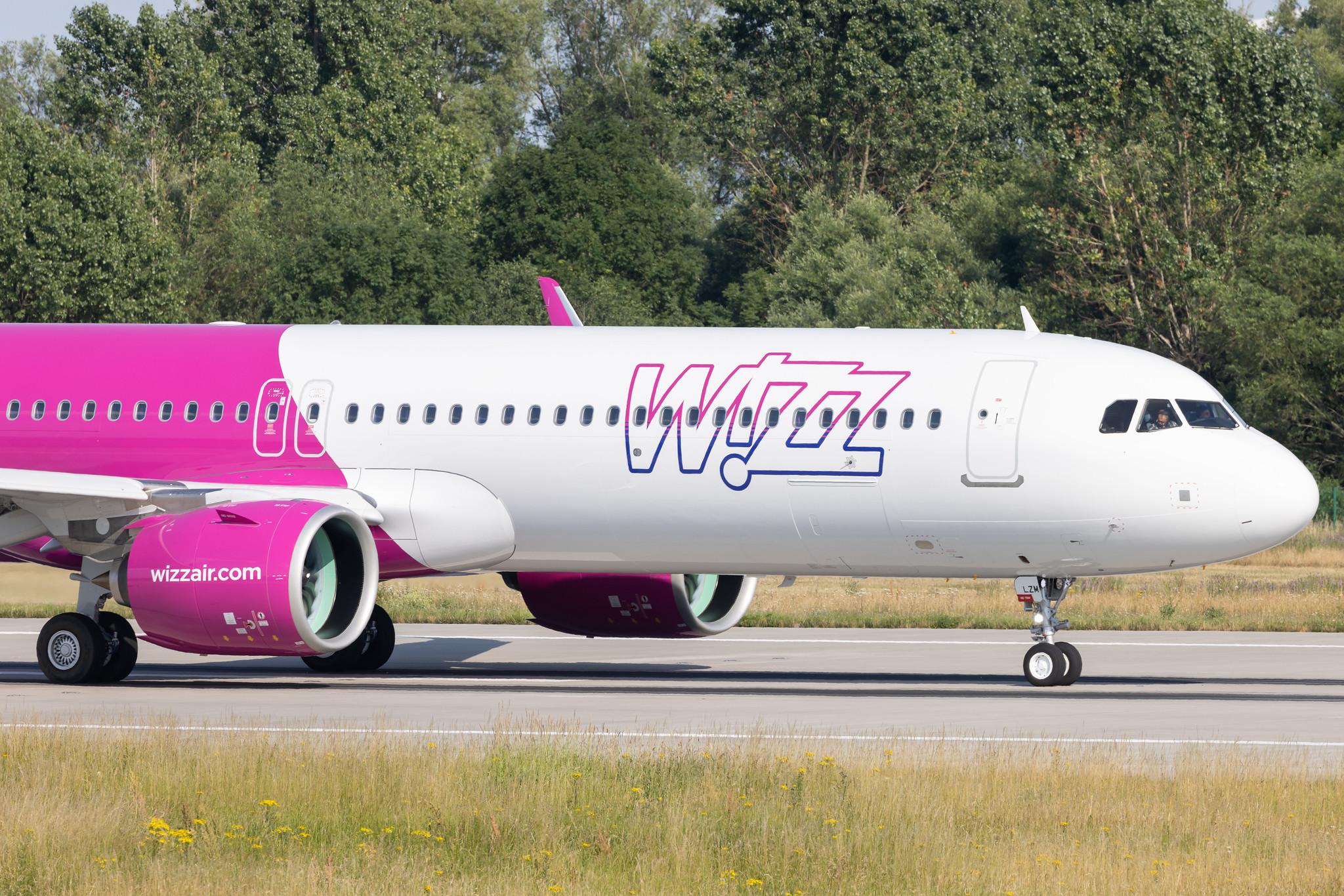 Hamburg Finkenwerder: Wizz Air (W6 / WZZ) |  Airbus A321-271NX A21N | HA-LZM | MSN 10930