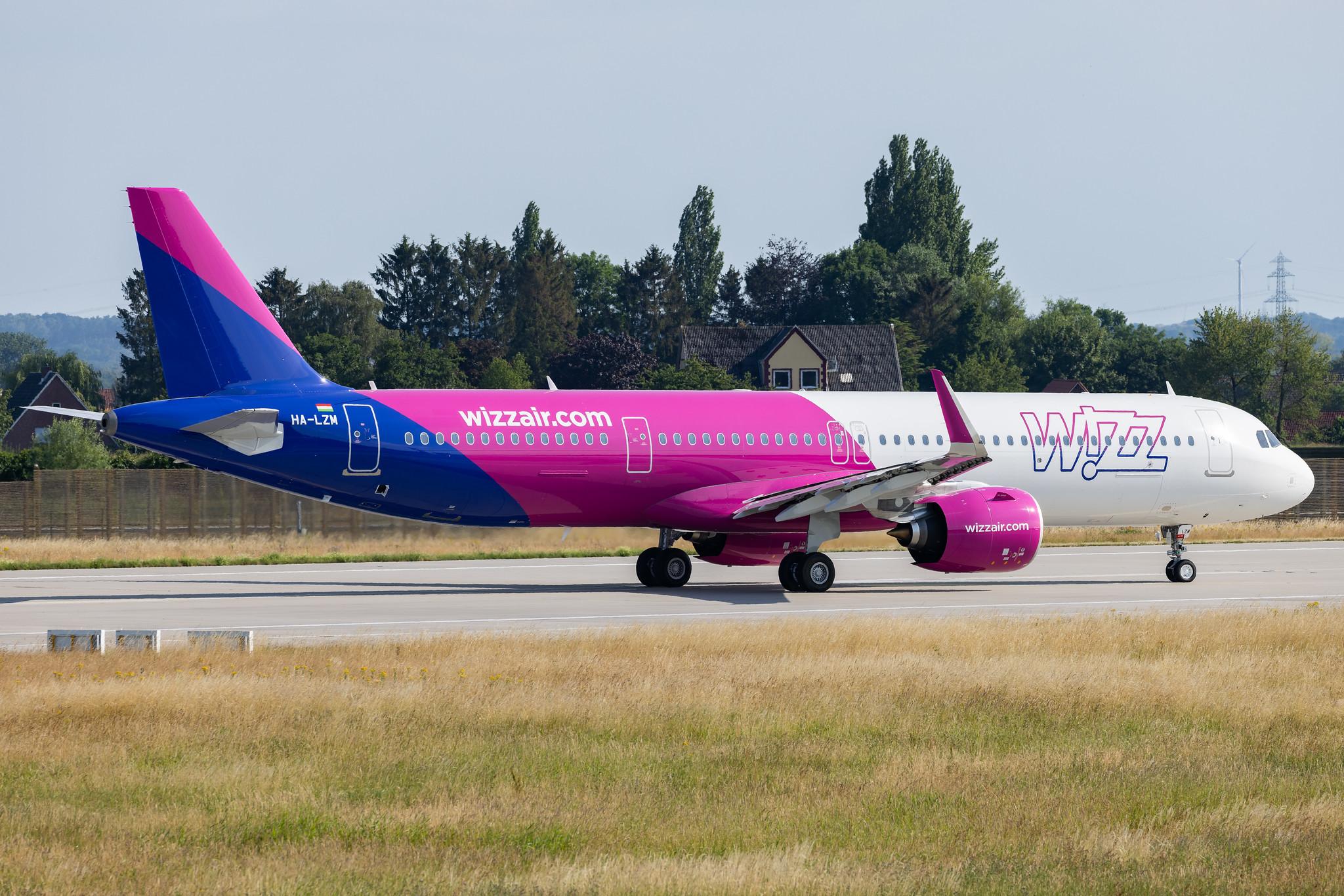 Hamburg Finkenwerder: Wizz Air (W6 / WZZ) |  Airbus A321-271NX A21N | HA-LZM | MSN 10930