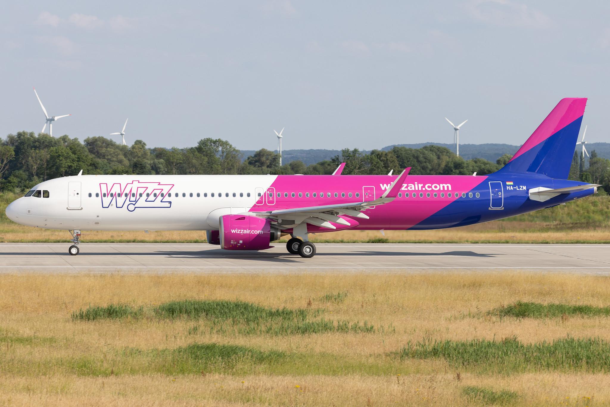 Hamburg Finkenwerder: Wizz Air (W6 / WZZ) |  Airbus A321-271NX A21N | HA-LZM | MSN 10930