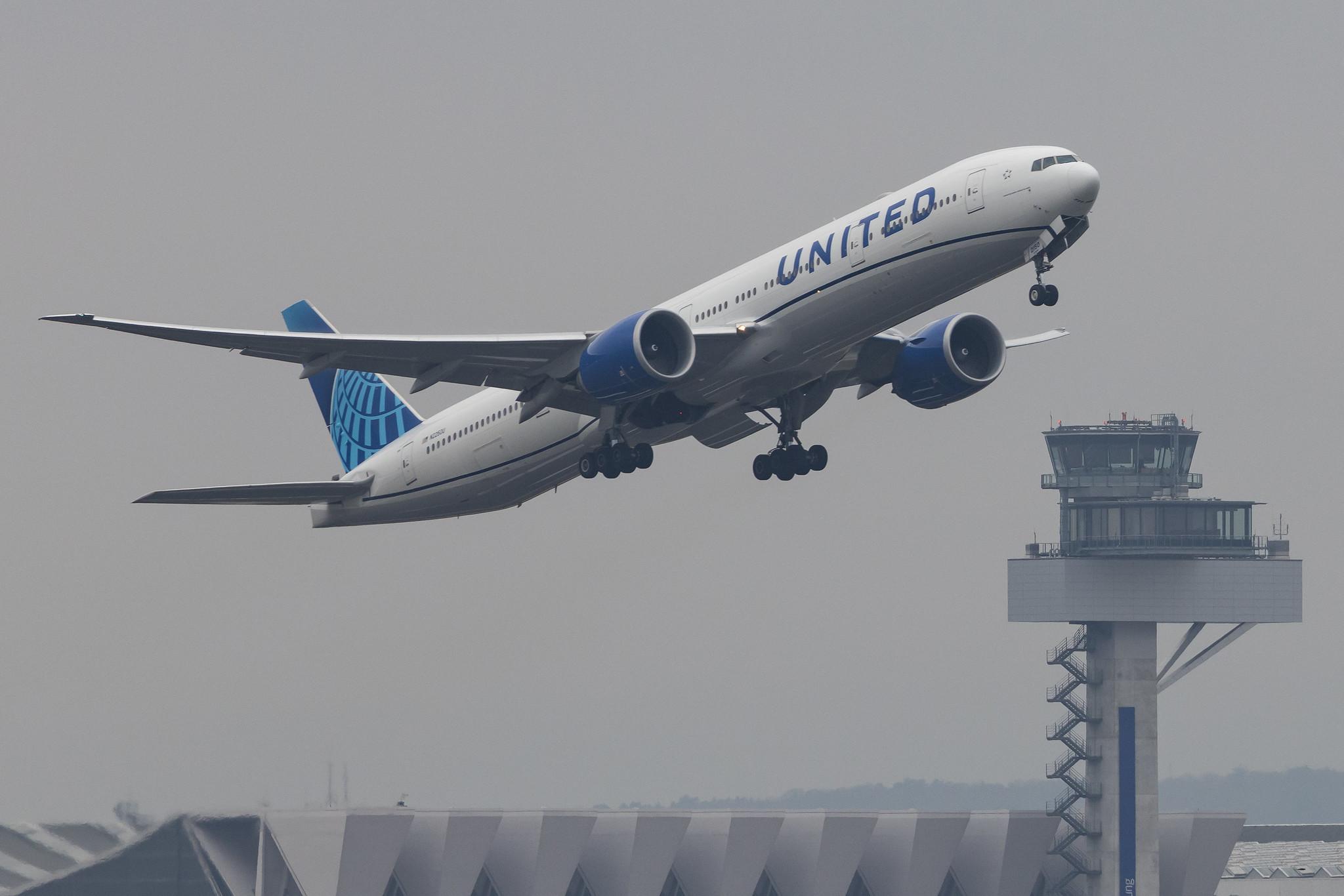 Frankfurt Airport: United Airlines (UA / UAL) |  Boeing 777-300(ER) B77W | N2250U | MSN 66590
