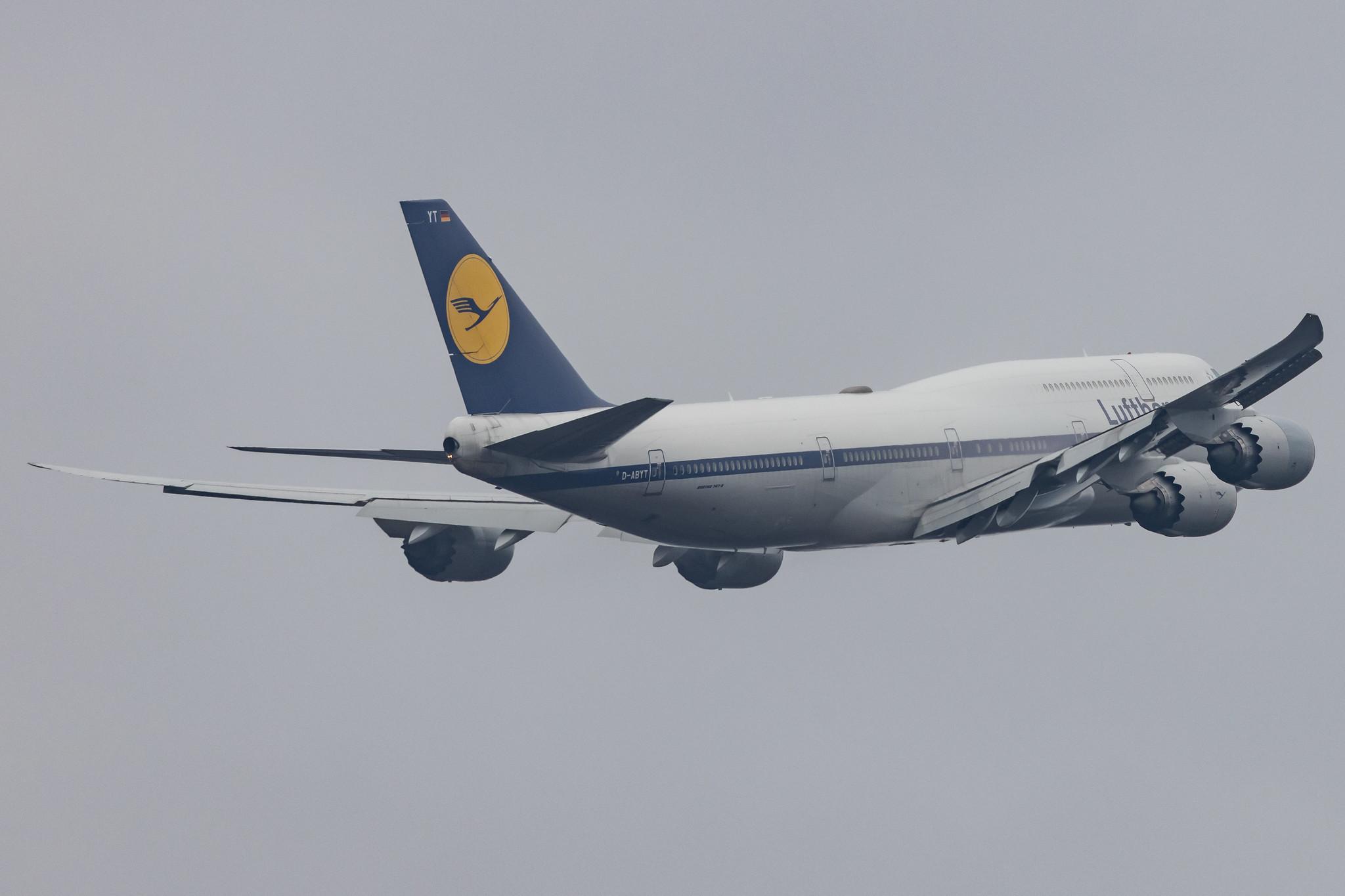 Frankfurt Airport: Lufthansa (LH / DLH) |  Livery: Retro Livery |  Boeing 747-830 B748 | D-ABYT | MSN 37844