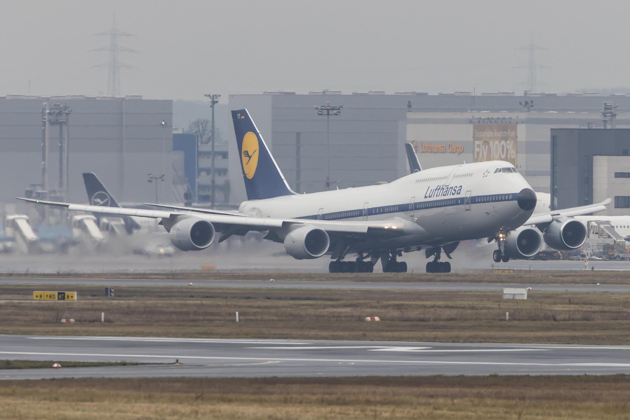 Frankfurt Airport: Lufthansa (LH / DLH) |  Livery: Retro Livery |  Boeing 747-830 B748 | D-ABYT | MSN 37844