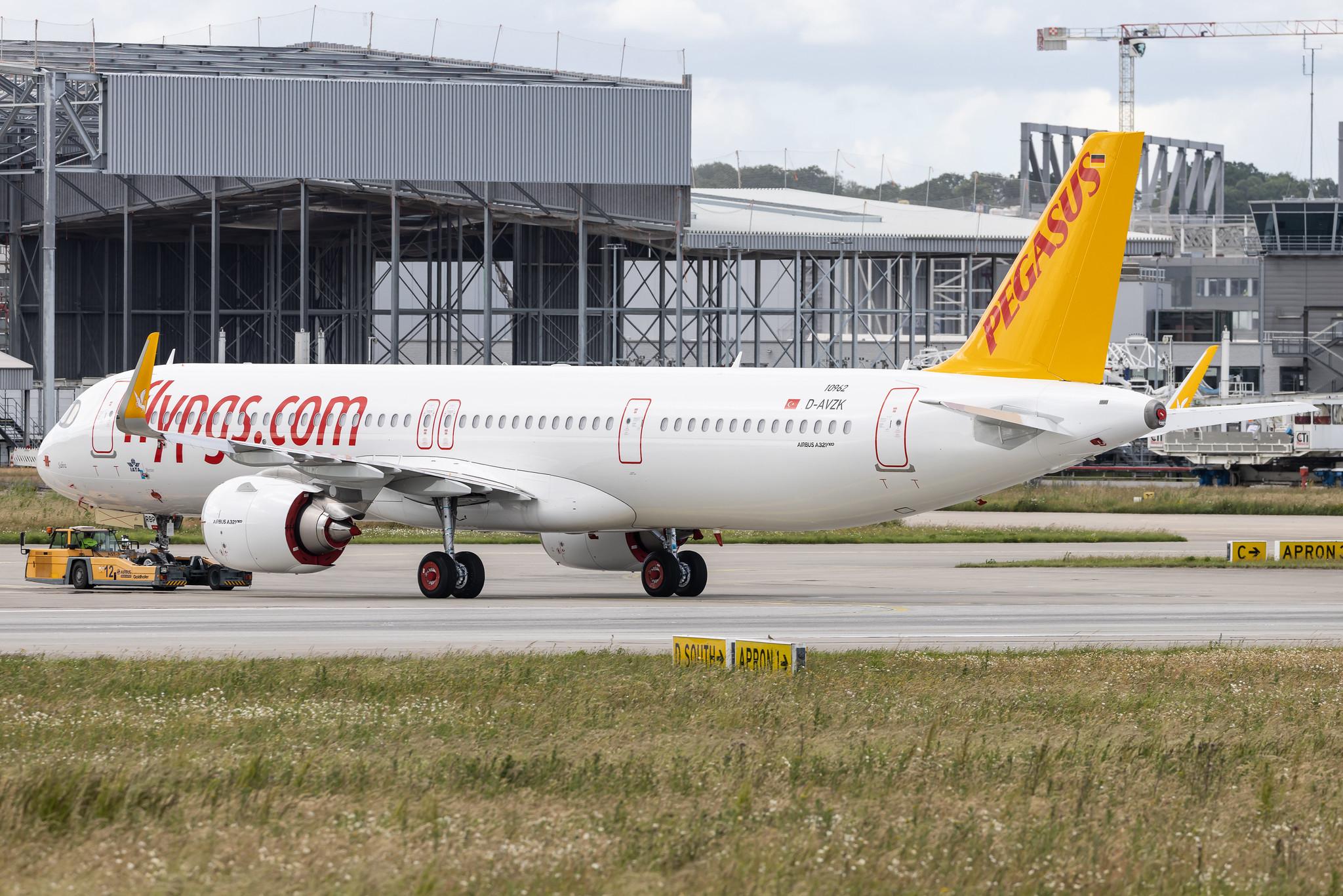 Hamburg Finkenwerder: Pegasus (PC / PGT) | Airbus A321-251NX A21N | D-AVZK | TC-RBP | MSN 10962