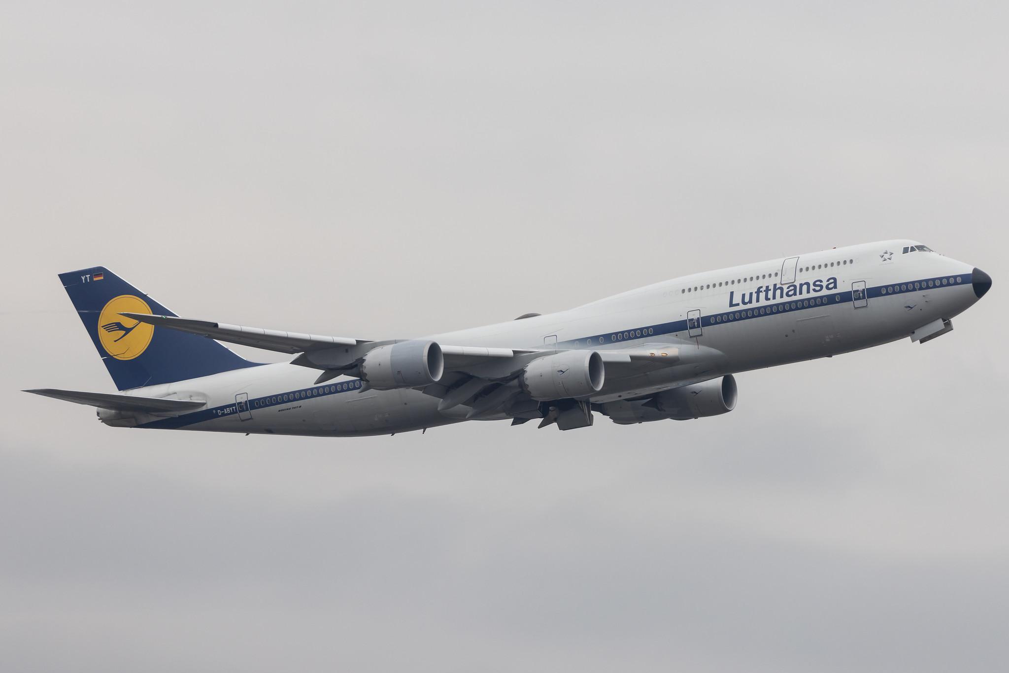 Frankfurt Airport: Lufthansa (LH / DLH) |  Livery: Retro Livery |  Boeing 747-830 B748 | D-ABYT | MSN 37844