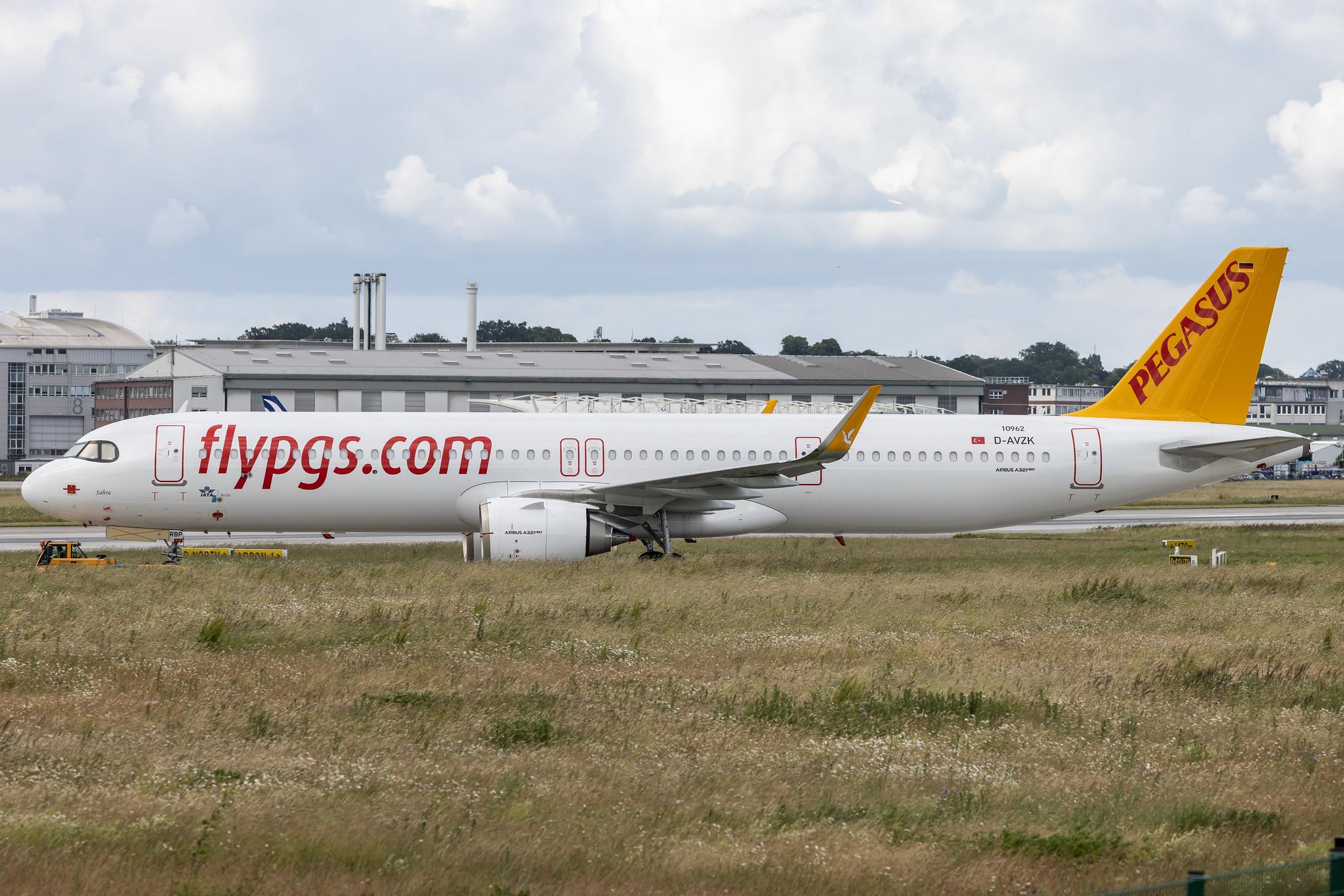 Hamburg Finkenwerder: Pegasus (PC / PGT) | Airbus A321-251NX A21N | D-AVZK | TC-RBP | MSN 10962
