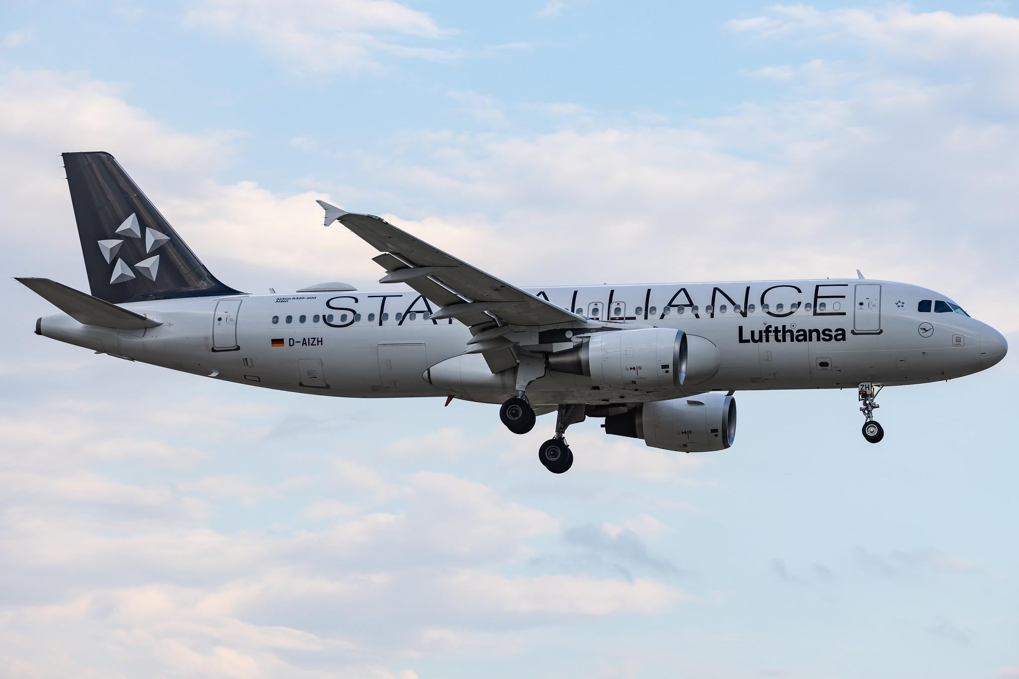 Hamburg Airport: Lufthansa (LH / DLH) | Livery: Star Alliance Livery | Airbus A320-214 A320 | D-AIZH | MSN 4363