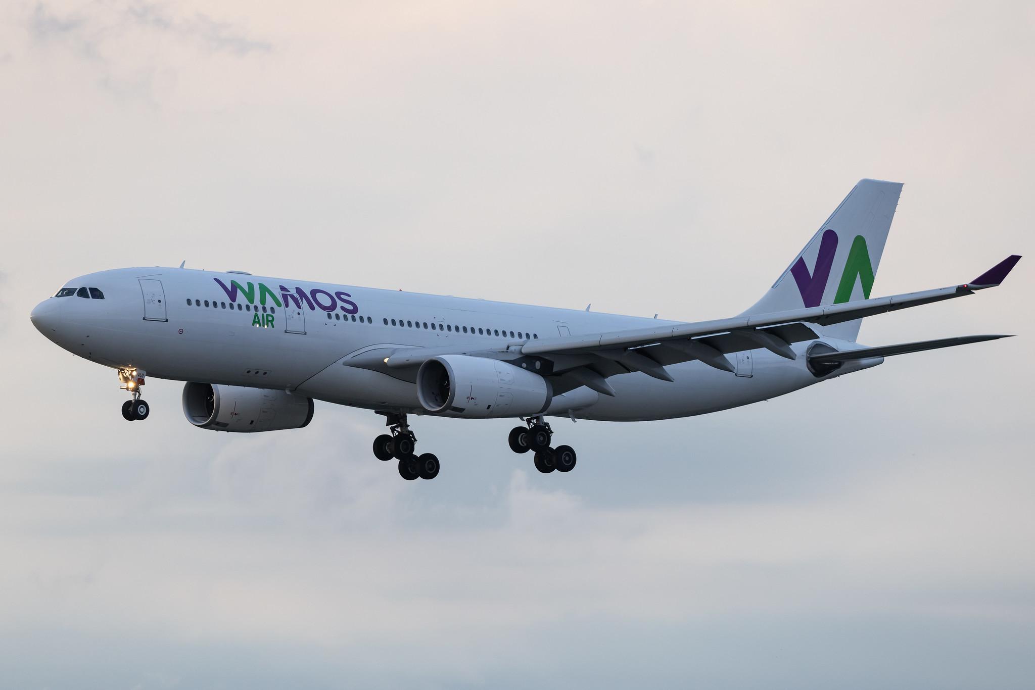 Hamburg Airport: Wamos Air (EB / PLM) |  Airbus A330-243 A332 | EC-NUI | MSN 0963