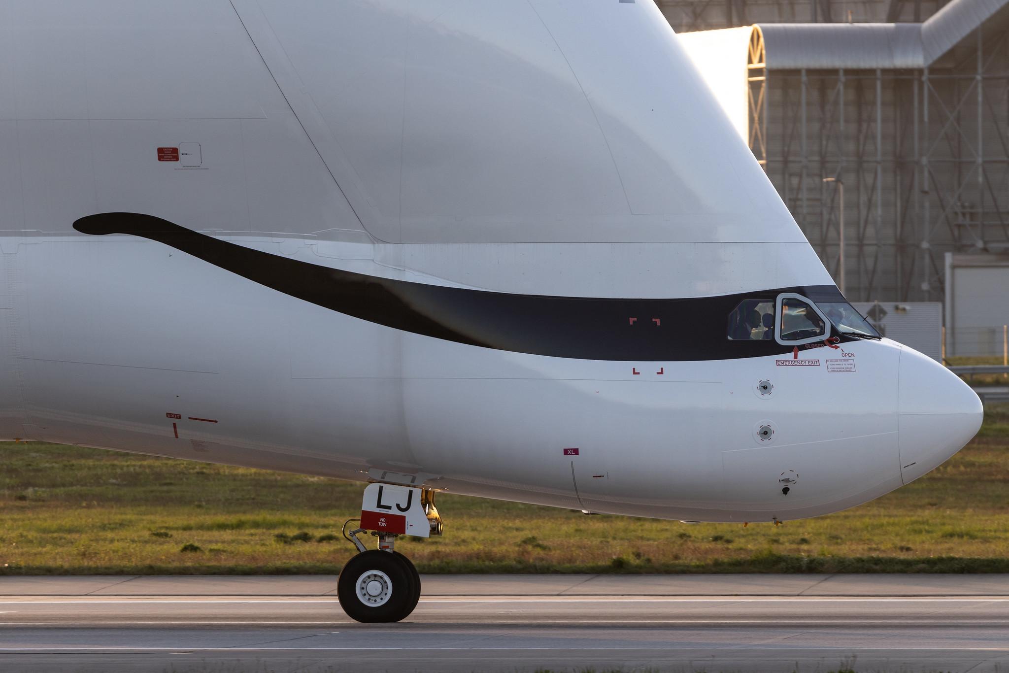 Hamburg Finkenwerder: Airbus Transport International (4Y / BGA) | Airbus A330-743L Beluga XL A337 | F-GXLJ | MSN 1985