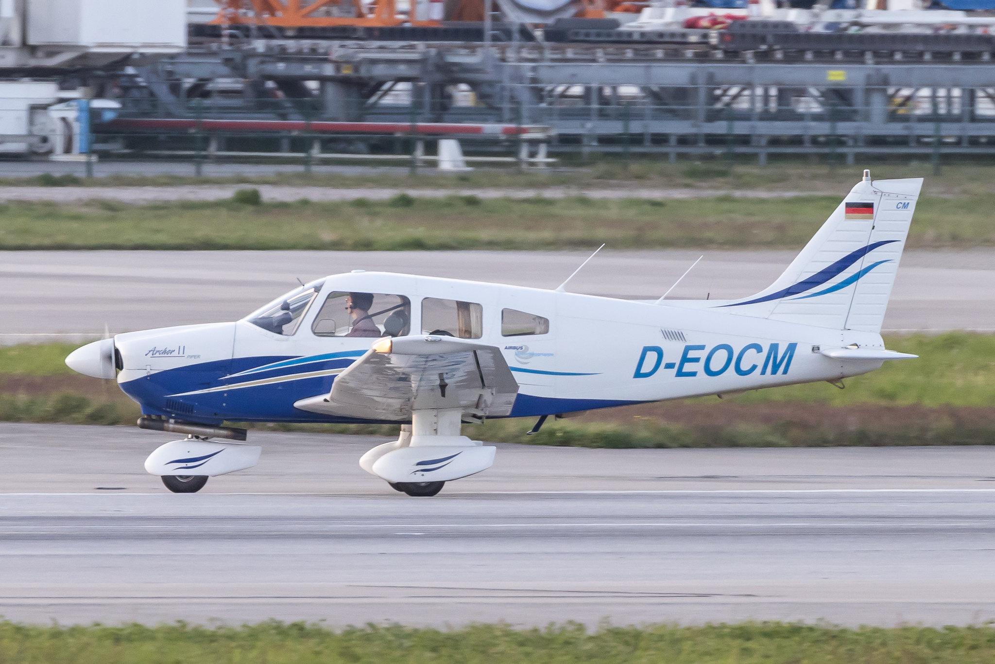 Hamburg Finkenwerder: Private owner | Piper PA-28-181 Archer II P28A | D-EOCM | MSN 2890118